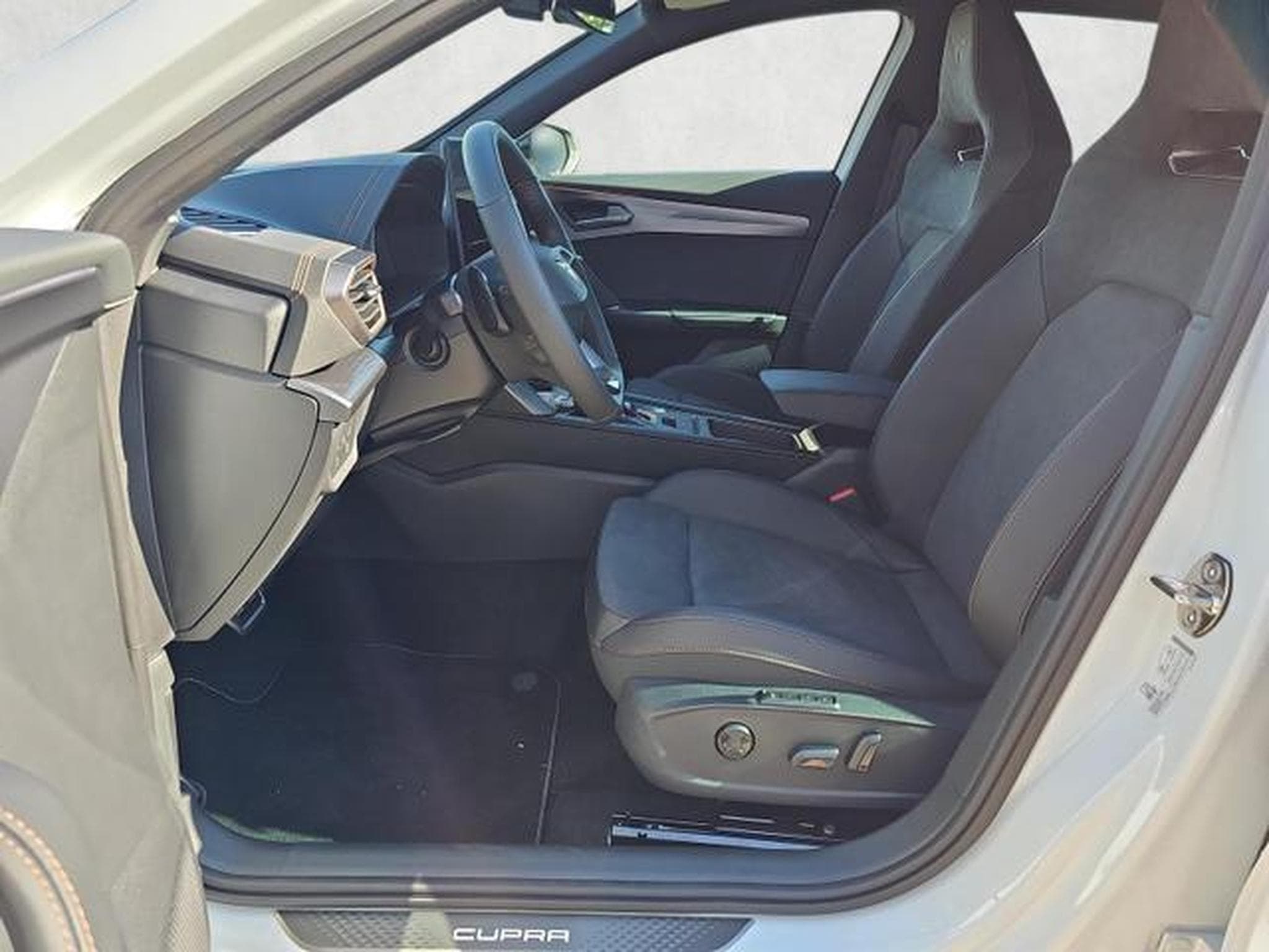Cupra Formentor 1.5 TSI e-Hybrid 150 kW (2026) - Photo 9