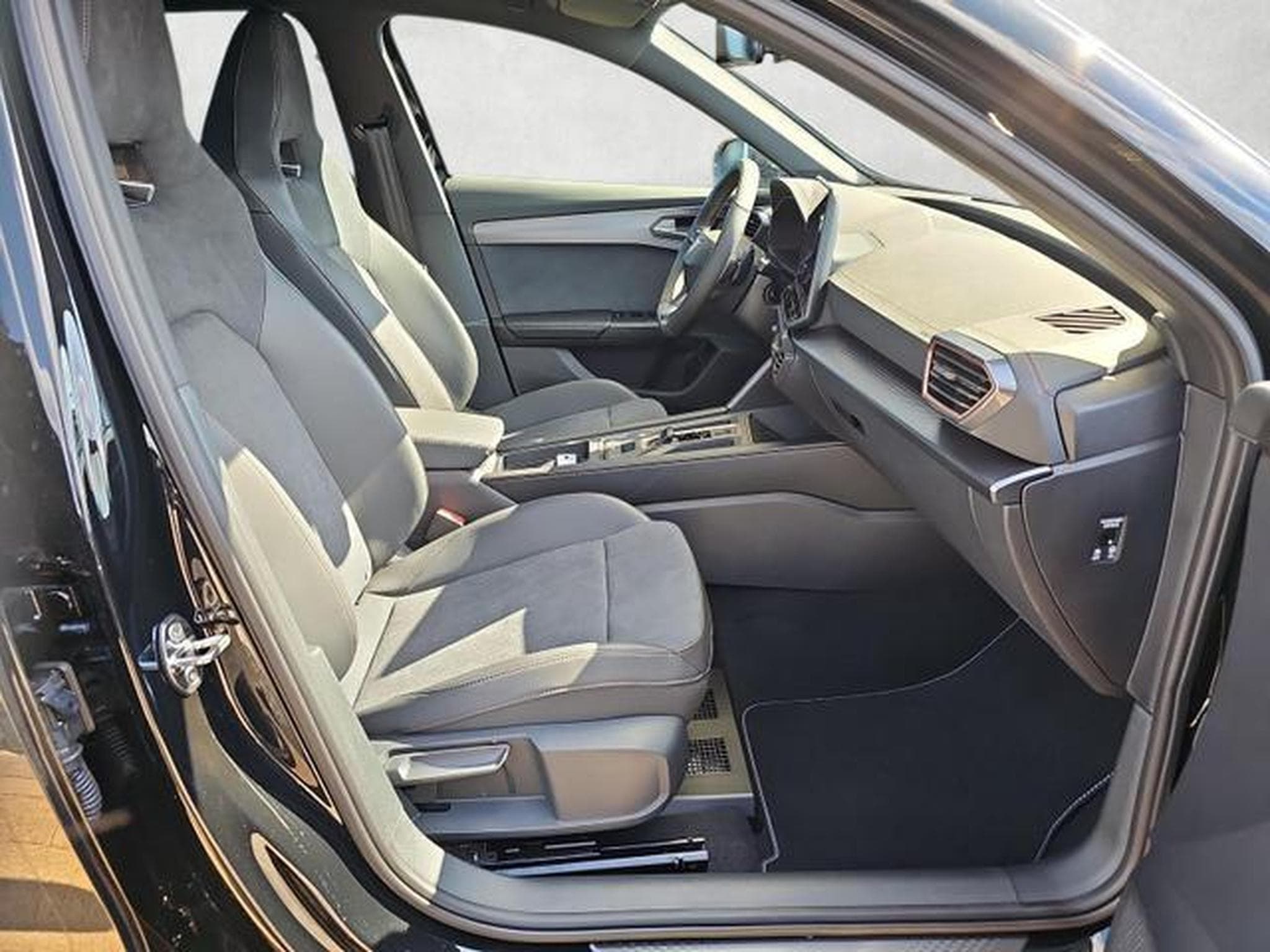 Cupra Formentor 1.5 TSI e-Hybrid 150 kW (2026) - Photo 10