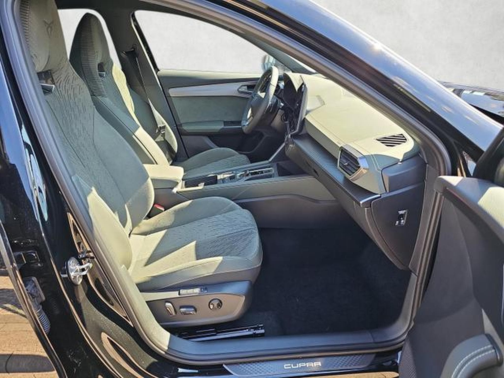 Cupra Formentor 1.5 TSI e-Hybrid 150 kW (2026) - Foto 10