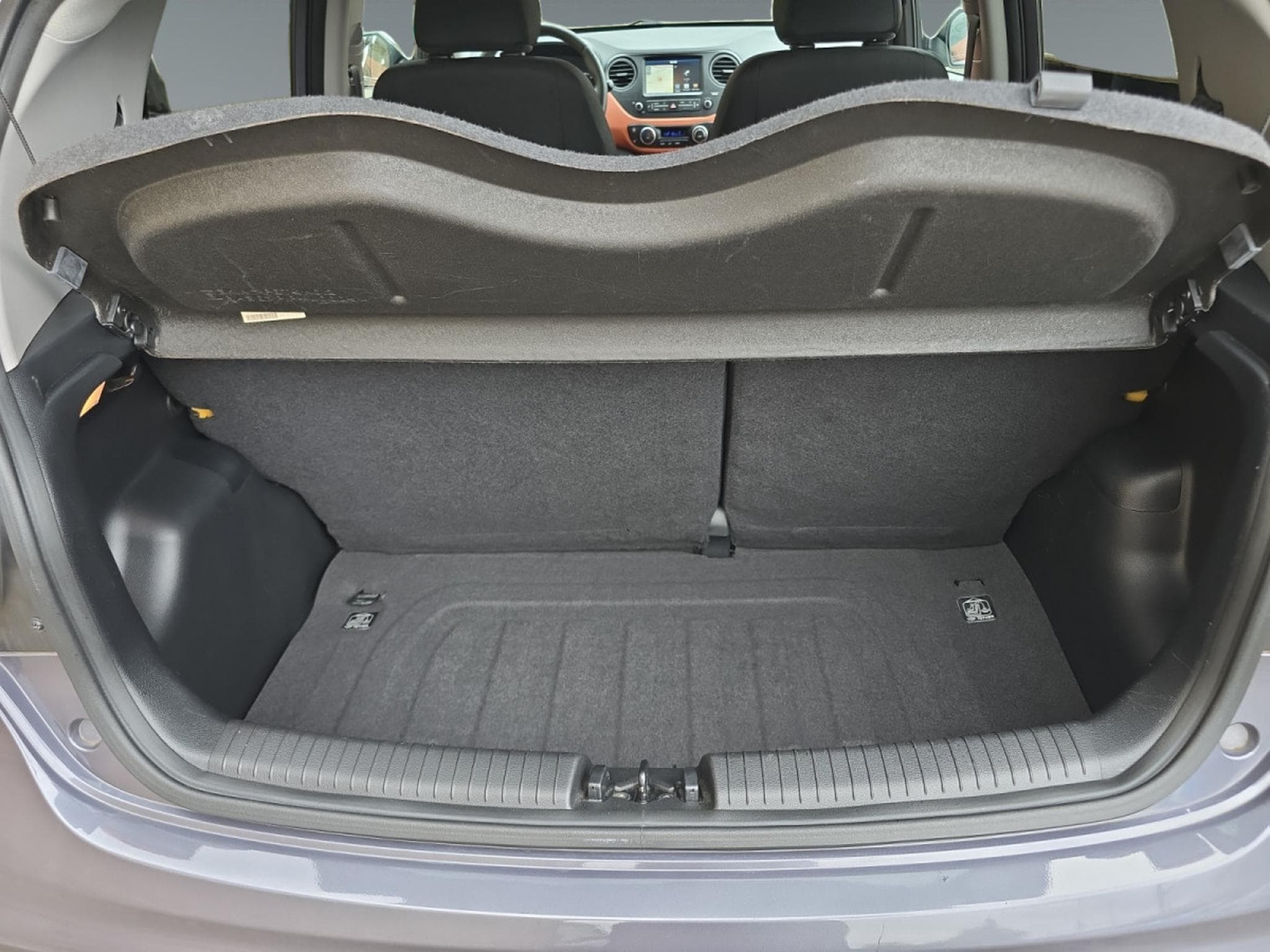 Hyundai i10 i 10 Sky 5D MANUAL5 4/5DOORS (2017) - Photo 20