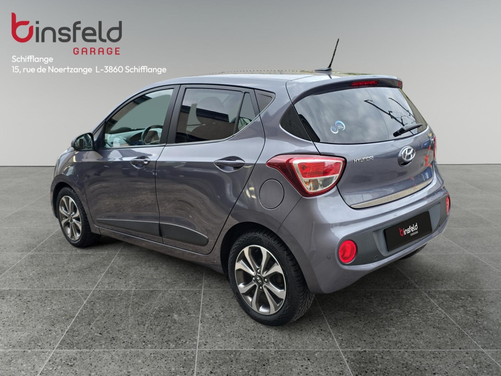 Hyundai i10 i 10 Sky 5D MANUAL5 4/5DOORS (2017) - Photo 5