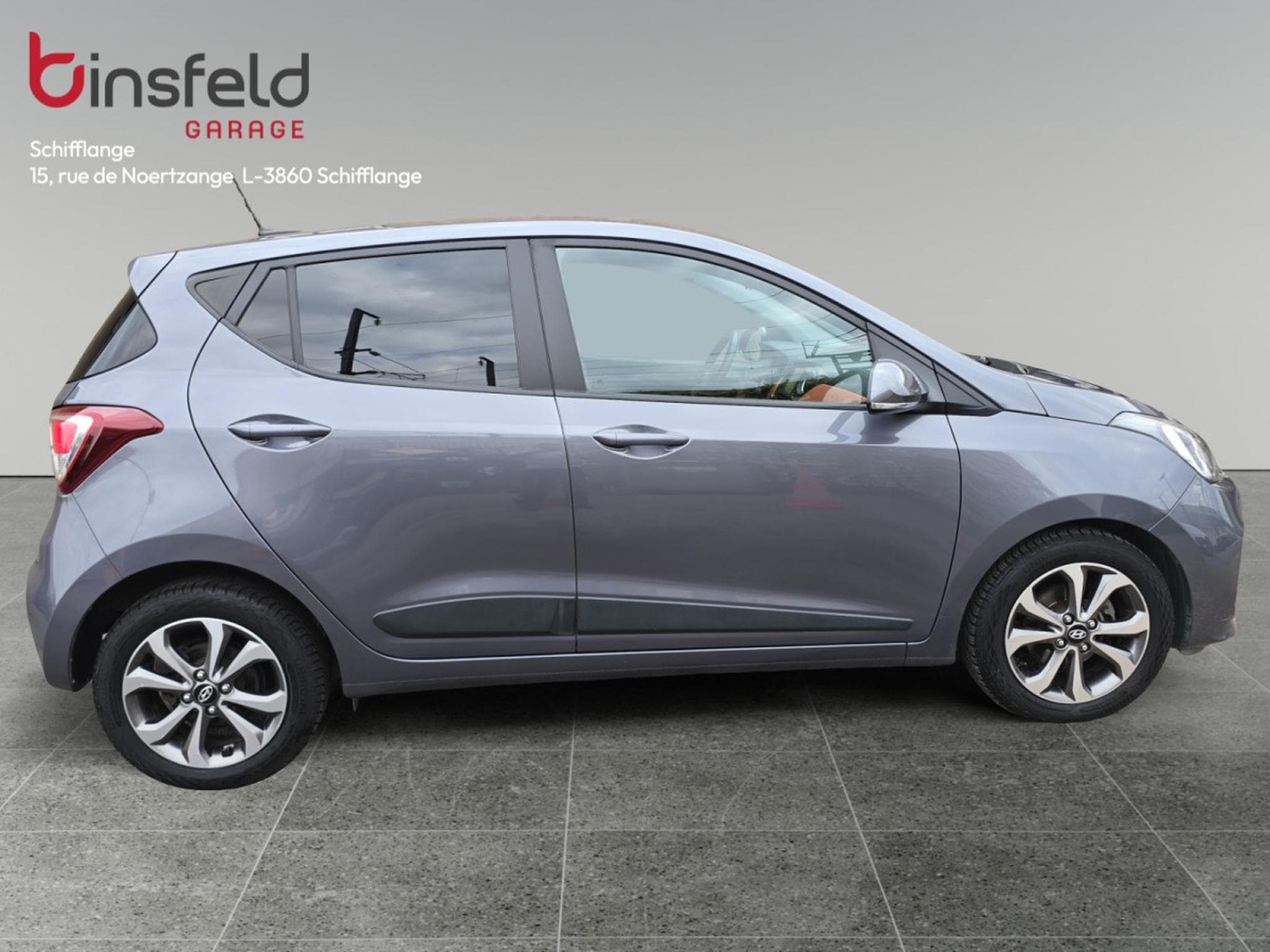 Hyundai i10 i 10 Sky 5D MANUAL5 4/5DOORS (2017) - Photo 8