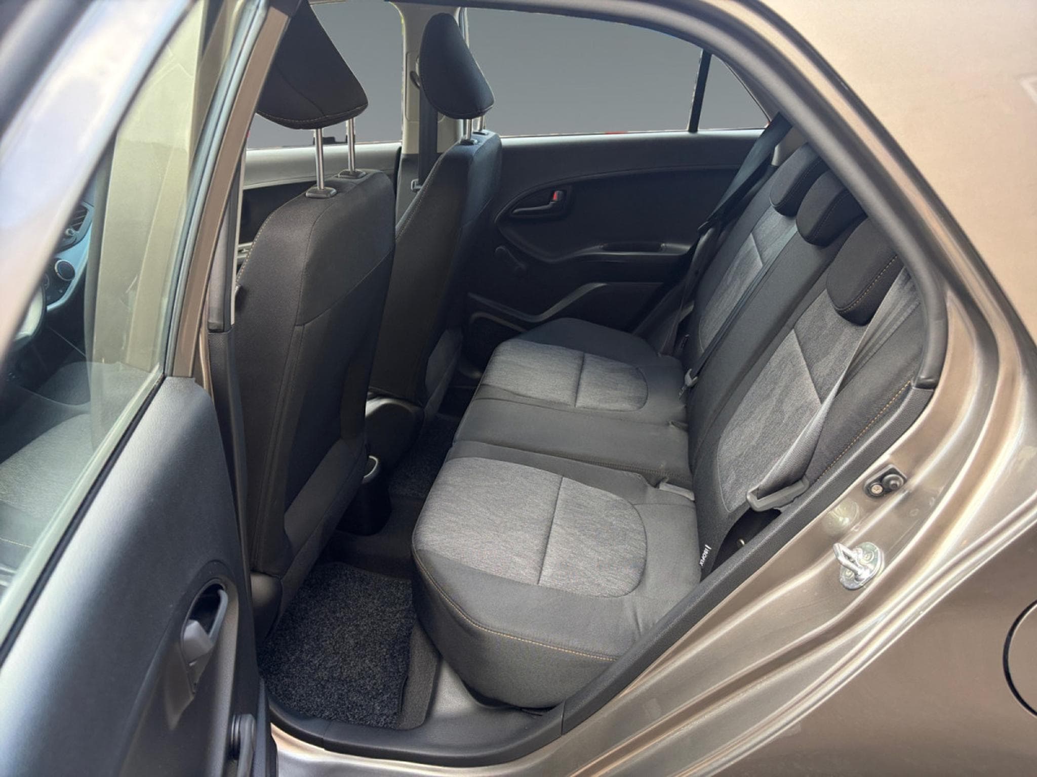 Kia Picanto Navi Edition 1.0 (2017) - Foto 16