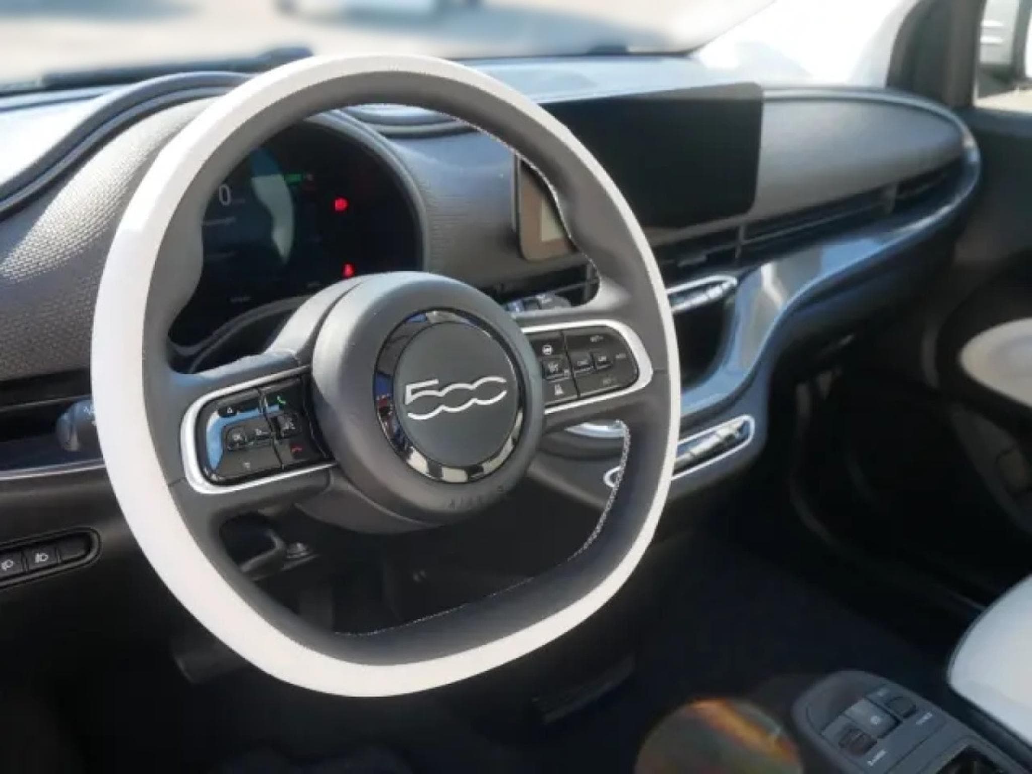 Fiat 500 BOCELLI 42 Kwh (2023) - Photo 11