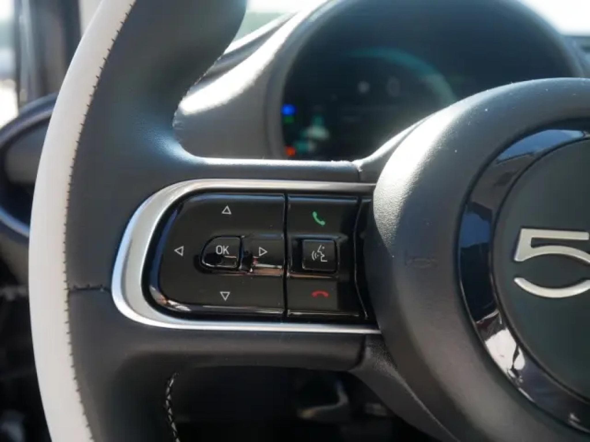 Fiat 500 BOCELLI 42 Kwh (2023) - Photo 12