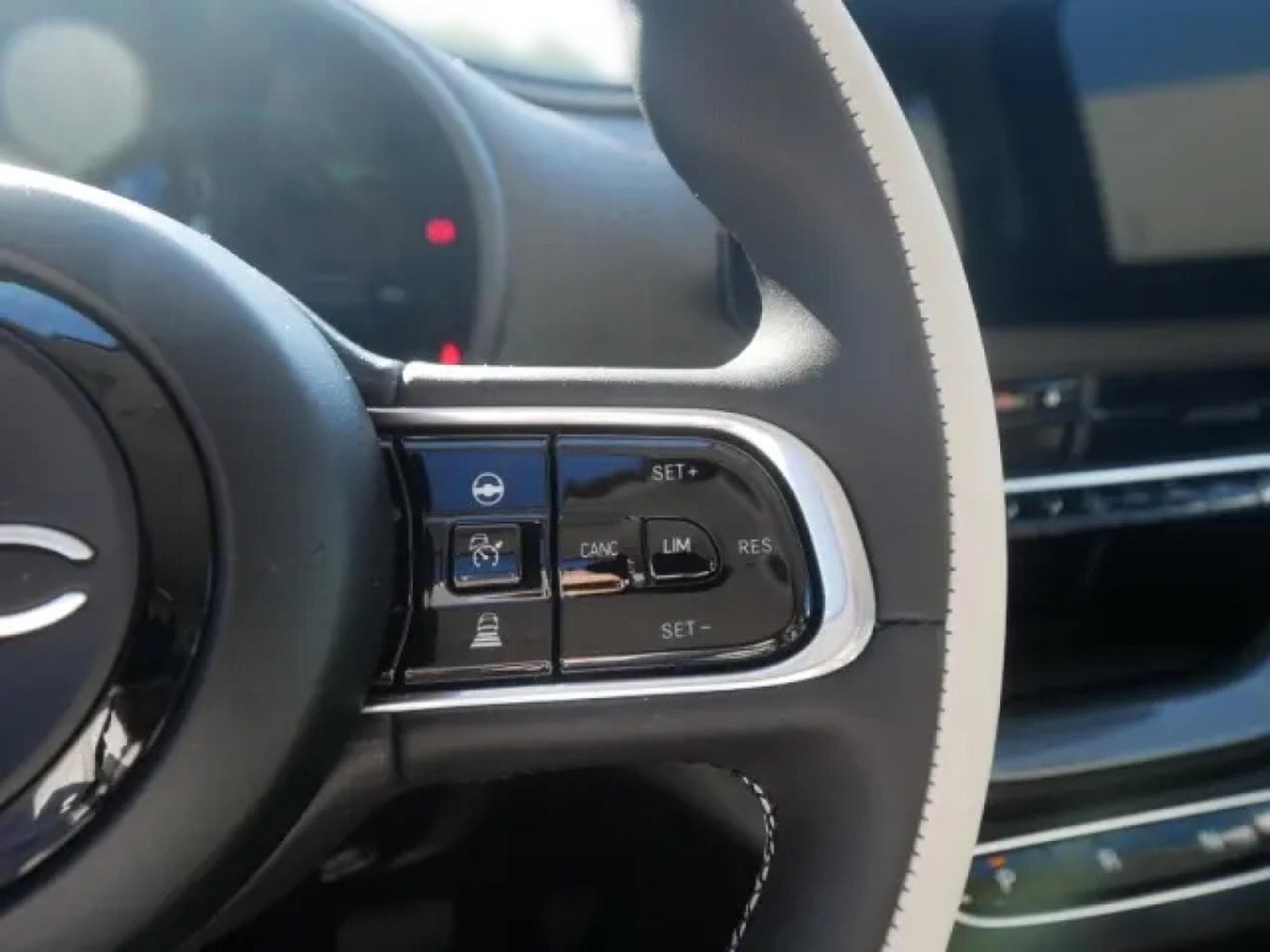 Fiat 500 BOCELLI 42 Kwh (2023) - Photo 13