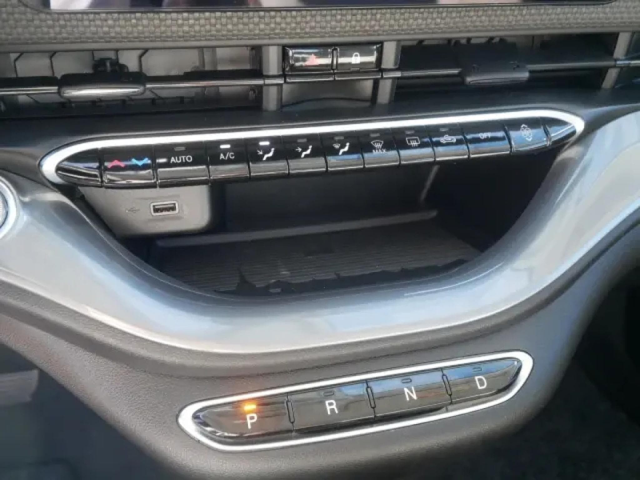 Fiat 500 BOCELLI 42 Kwh (2023) - Photo 19