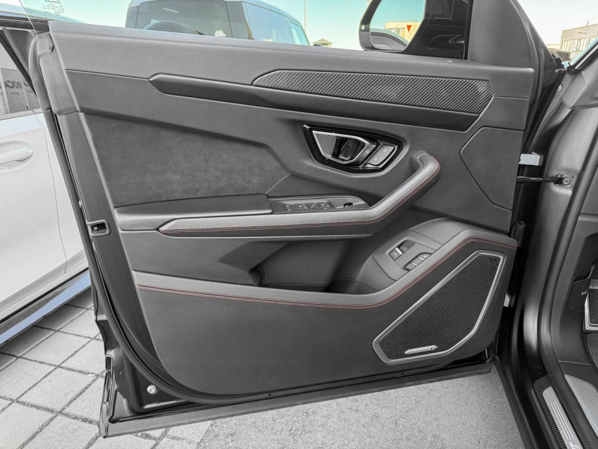 Lamborghini Urus 4.0 V8 Auto./PANO/22/360°/HUD/CARBON/VOLL (2021) - Photo 22