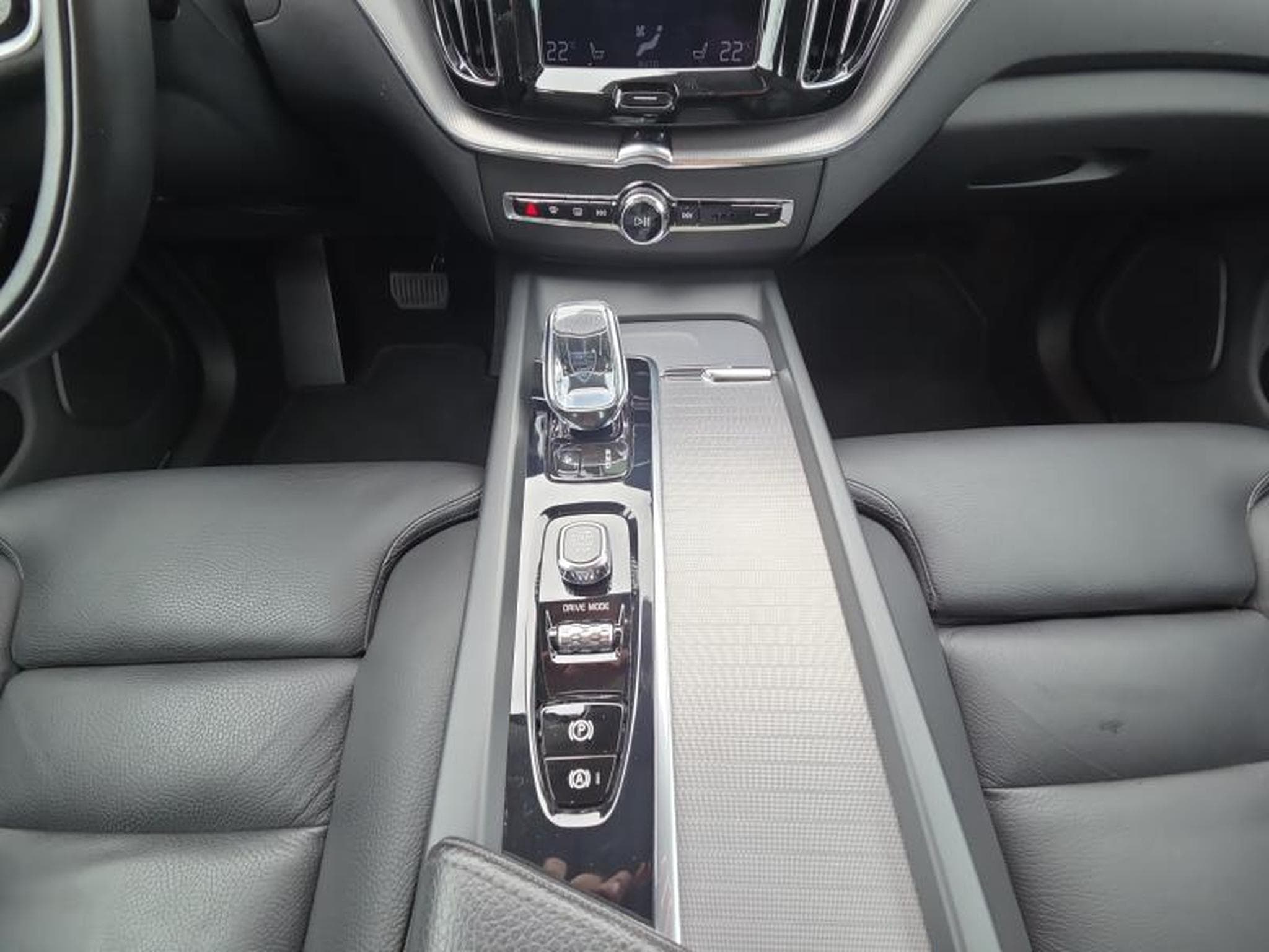 Volvo XC60 T6 Inscription / Hybride (2021) - Foto 11
