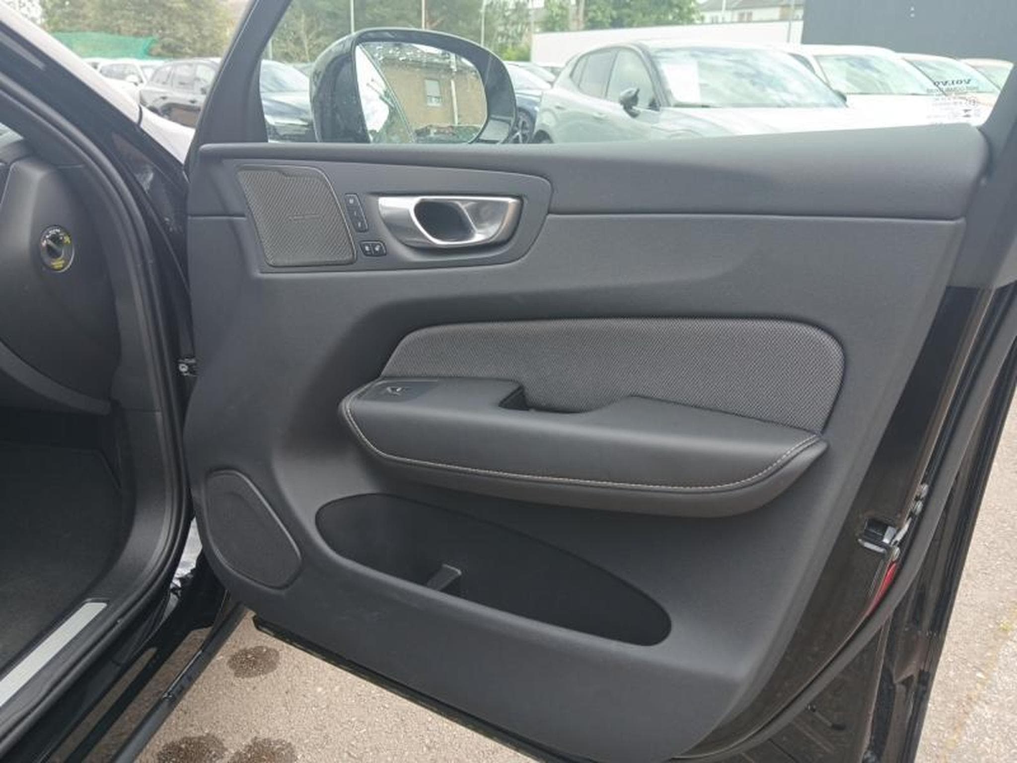 Volvo XC60 Black edition (2024) - Photo 17