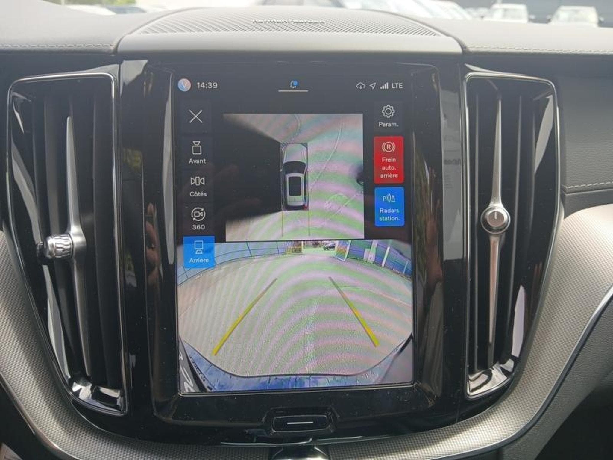 Volvo XC60 Black edition (2024) - Photo 21