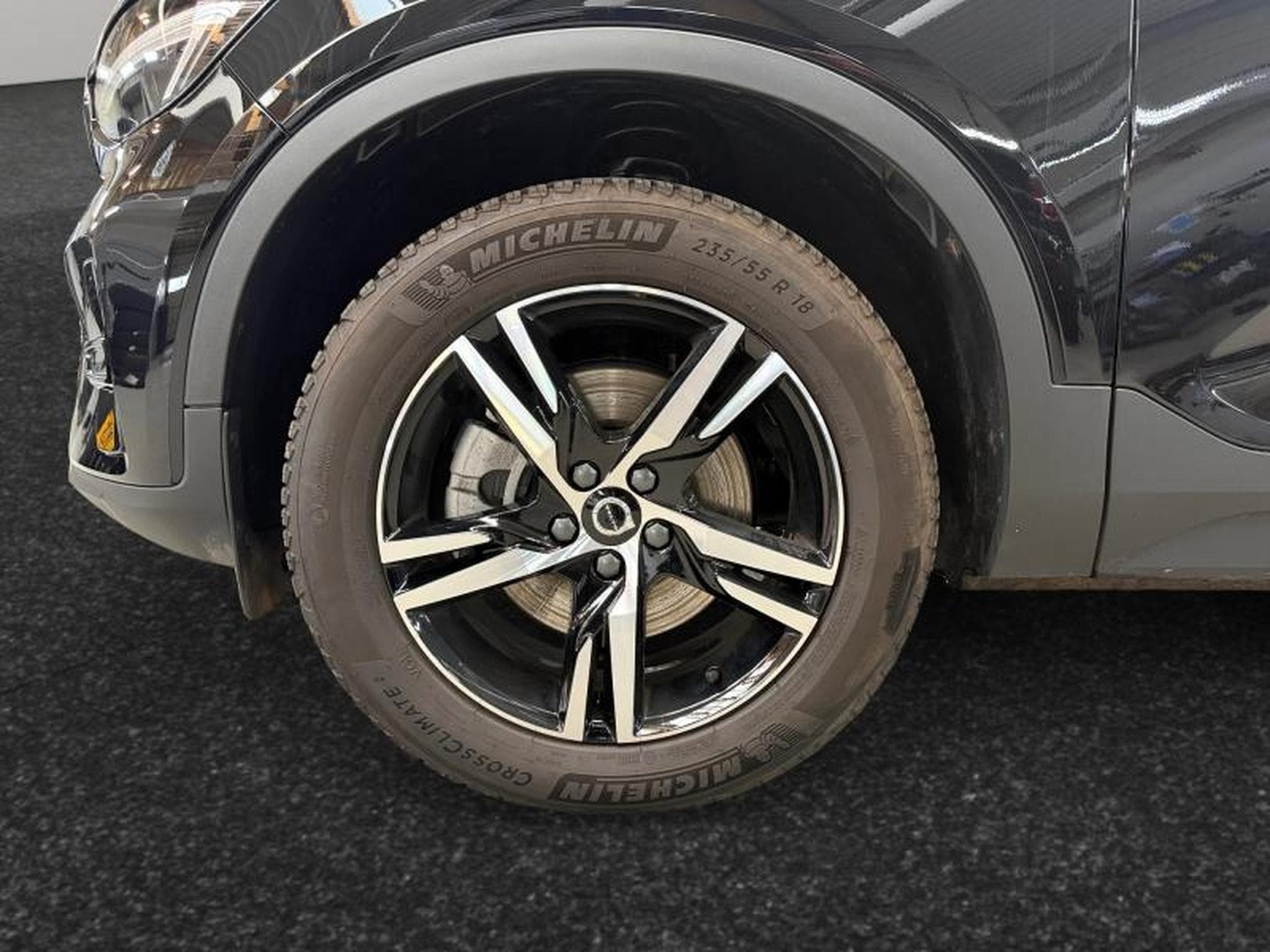 Volvo XC40 B3 Plus Dark / Essence (2025) - Photo 14