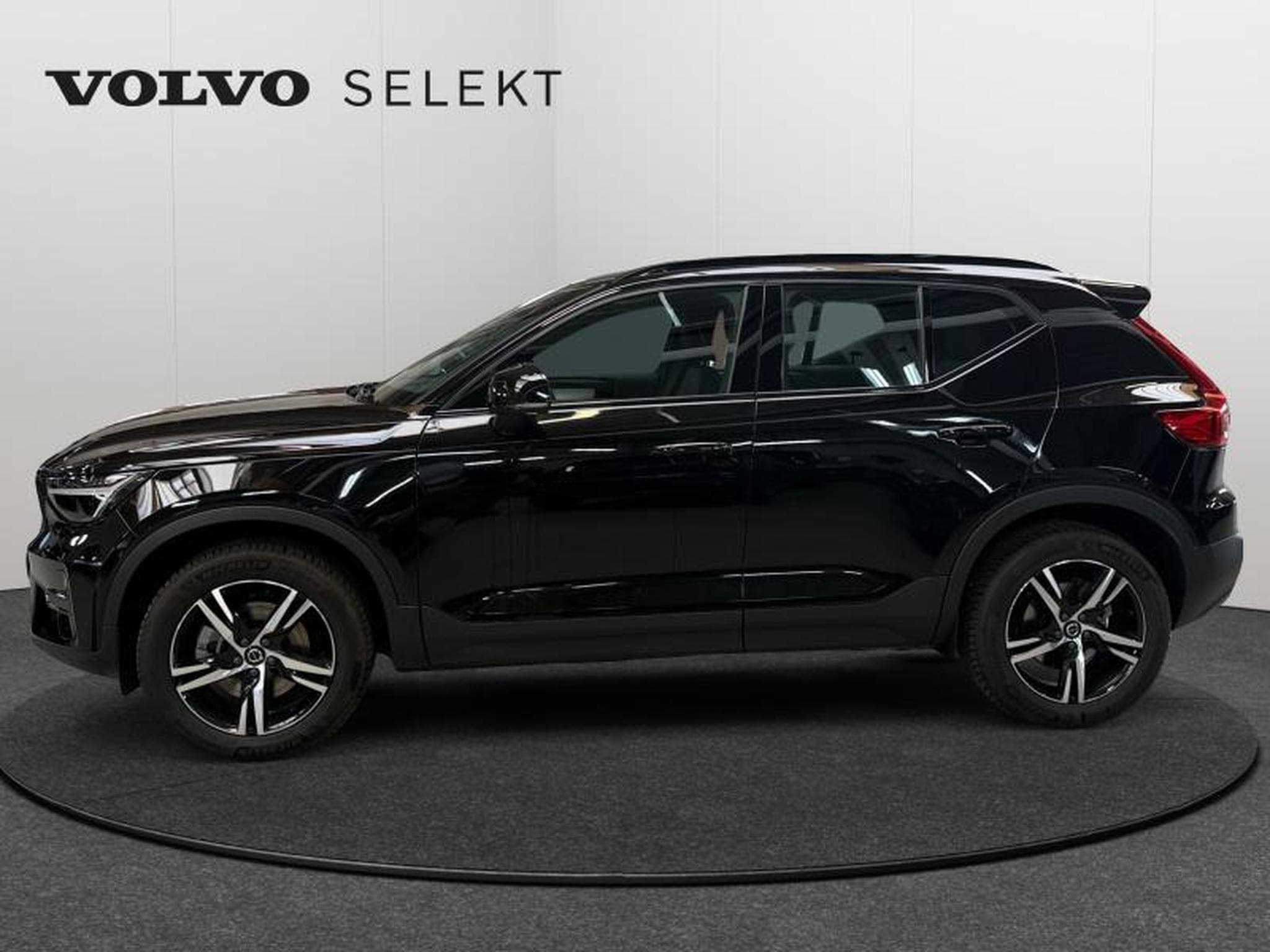 Volvo XC40 B3 Plus Dark / Essence (2025) - Photo 4