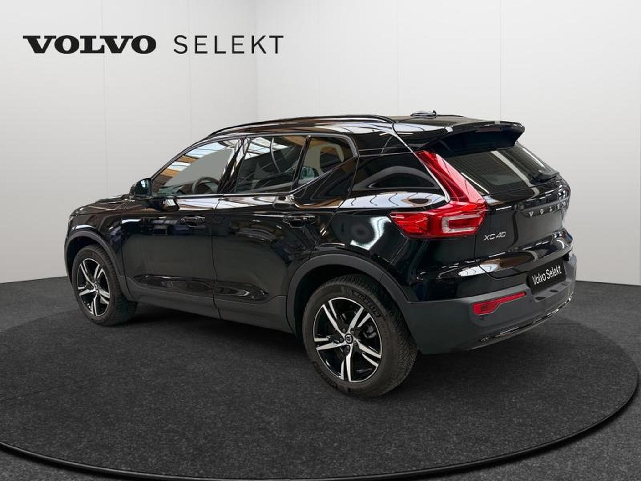 Volvo XC40 B3 Plus Dark / Essence (2025) - Photo 5