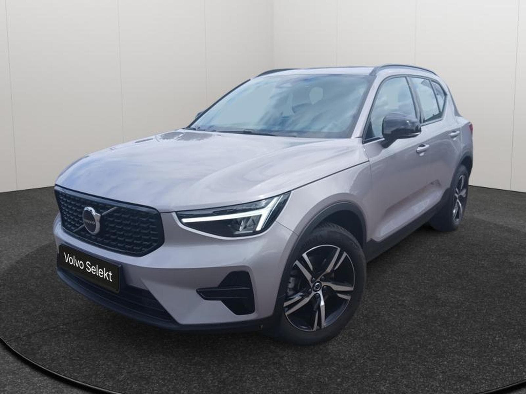 Volvo XC40 B3 Plus Dark / Essence (2025) - Photo 1