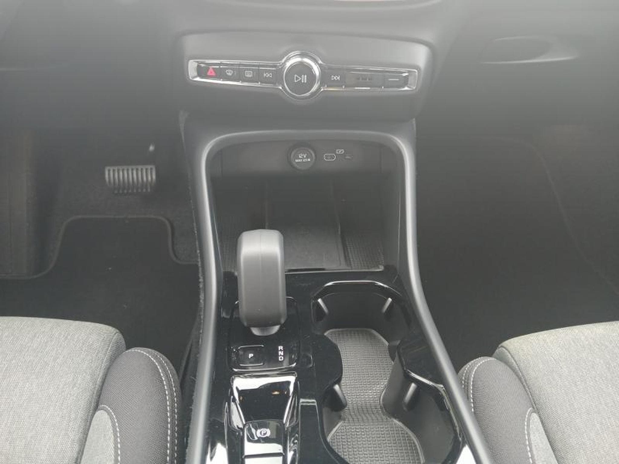 Volvo XC40 B3 Plus Dark / Essence (2025) - Photo 11