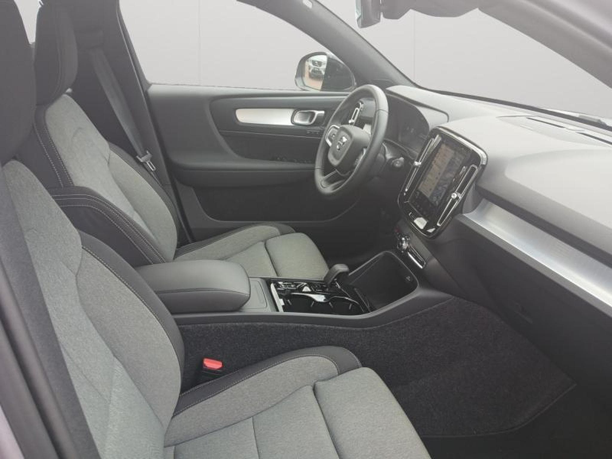Volvo XC40 B3 Plus Dark / Essence (2025) - Photo 15
