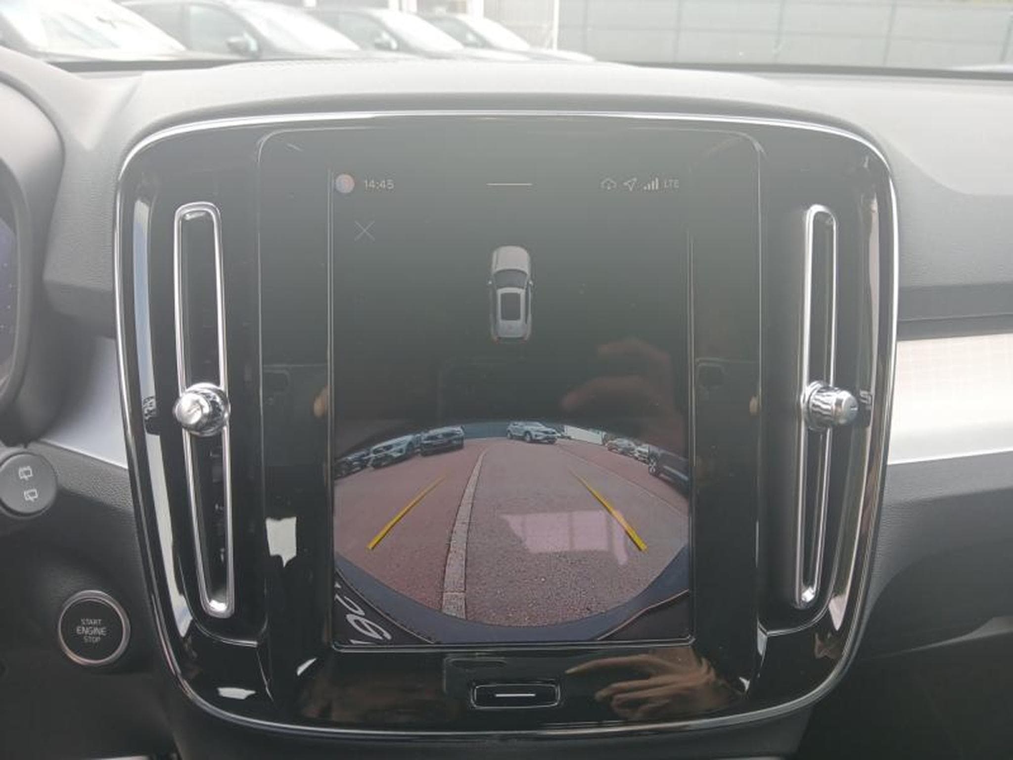 Volvo XC40 B3 Plus Dark / Essence (2025) - Photo 17