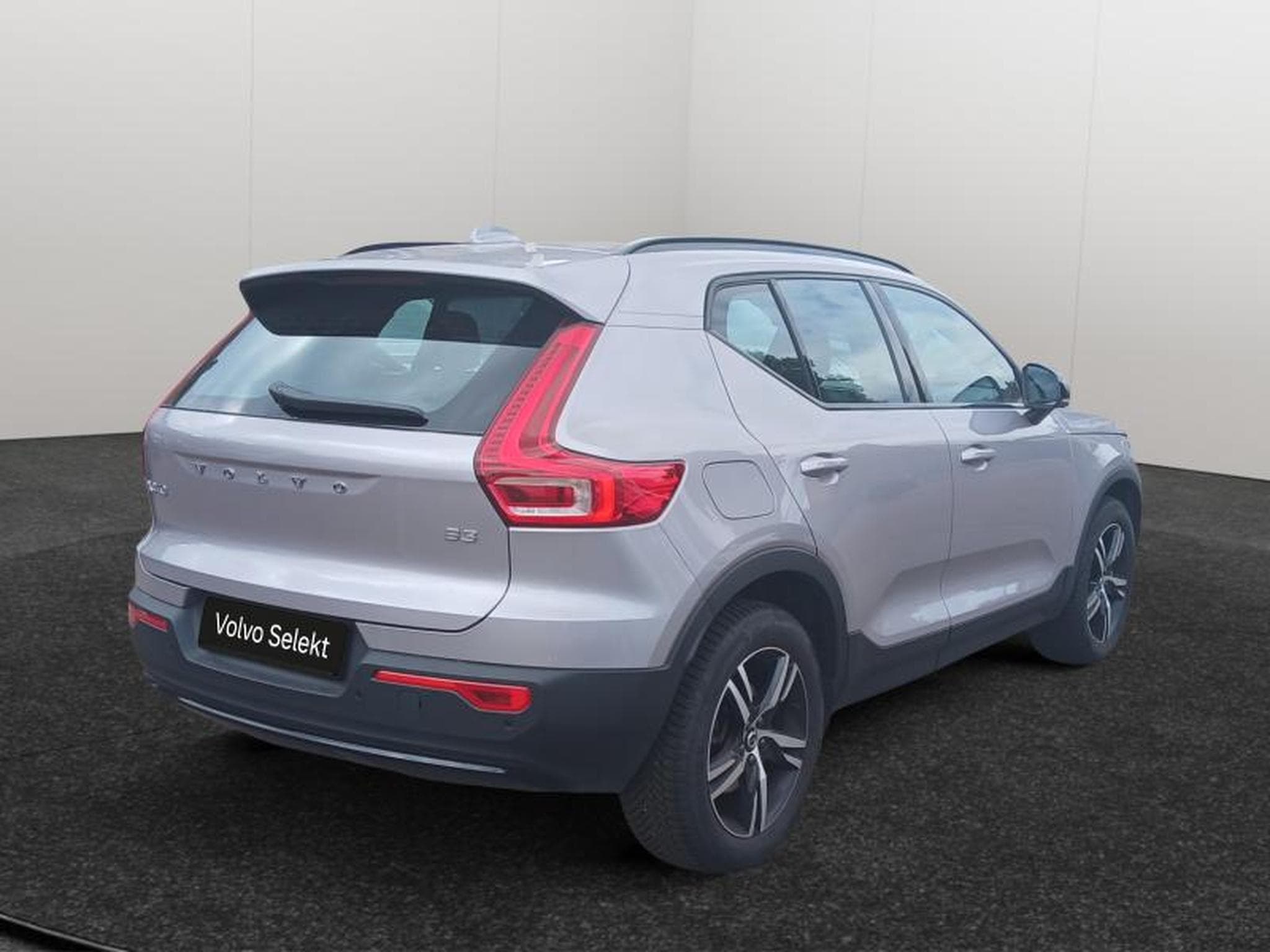 Volvo XC40 B3 Plus Dark / Essence (2025) - Photo 2