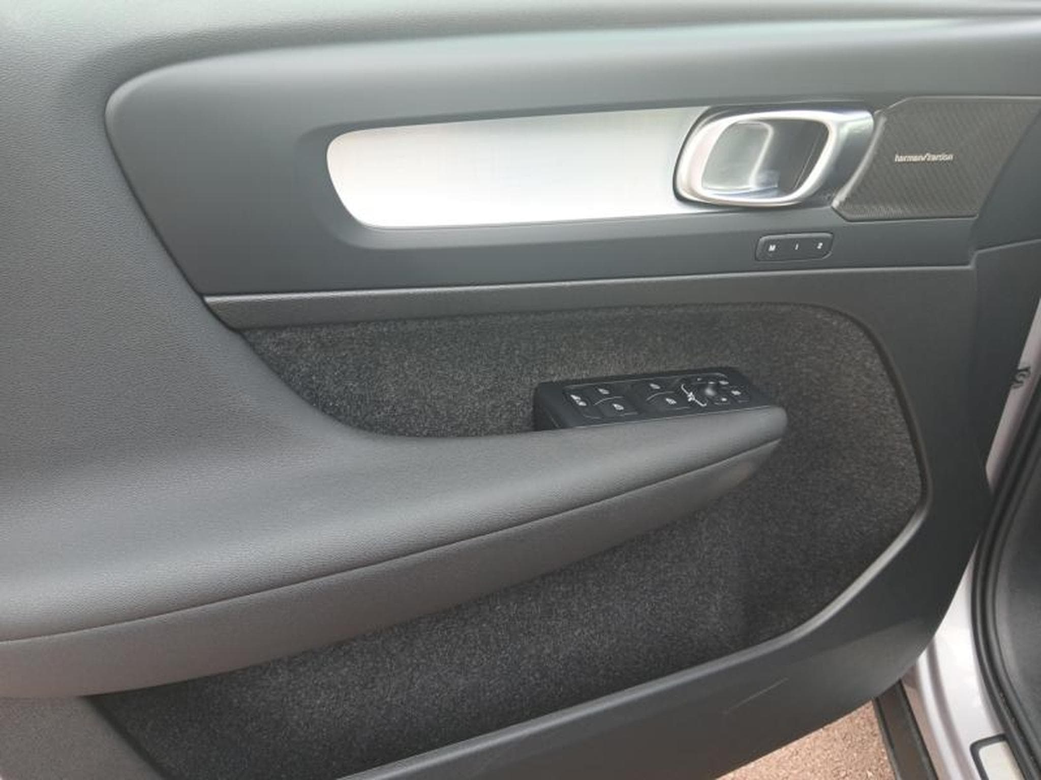 Volvo XC40 B3 Plus Dark / Essence (2025) - Photo 20