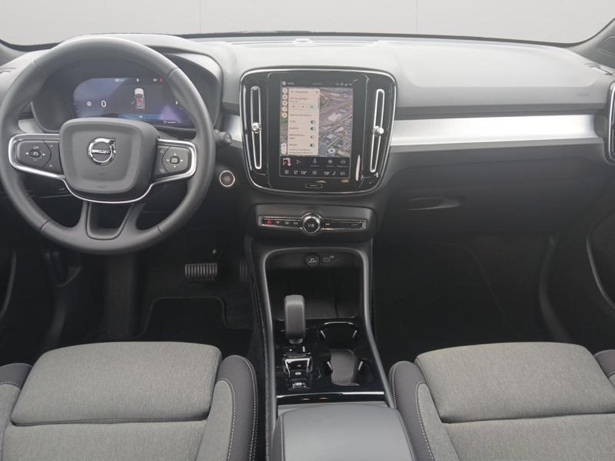 Volvo XC40 B3 Plus Dark / Essence (2025) - Photo 3