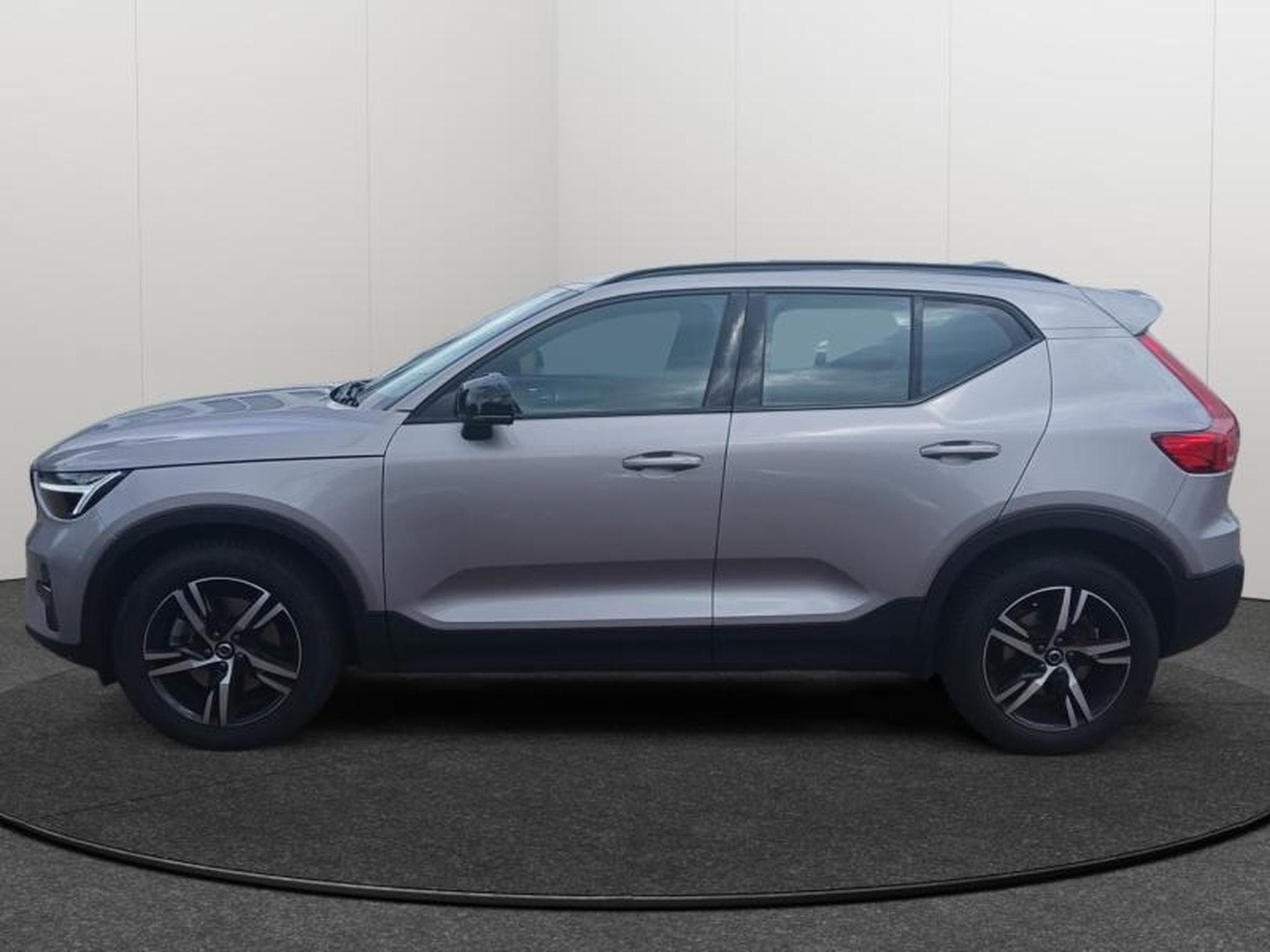Volvo XC40 B3 Plus Dark / Essence (2025) - Photo 4