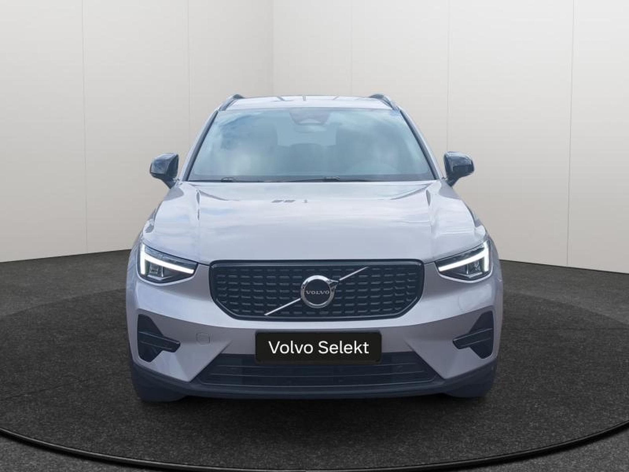 Volvo XC40 B3 Plus Dark / Essence (2025) - Photo 9