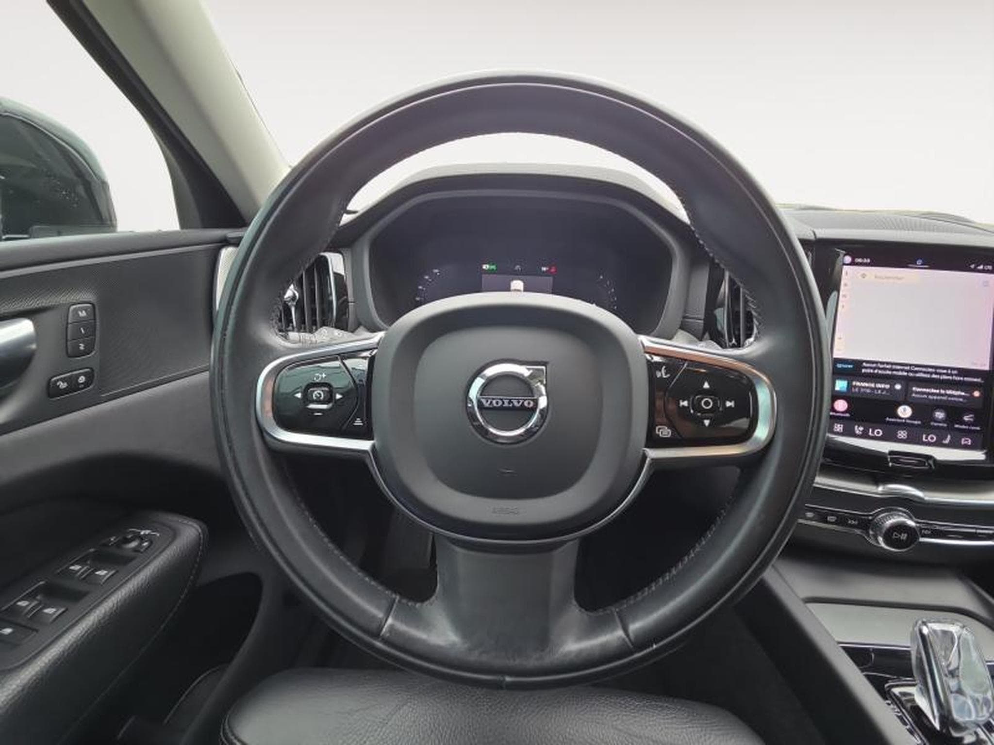 Volvo XC60 B4 Inscription / Essence (2022) - Photo 12