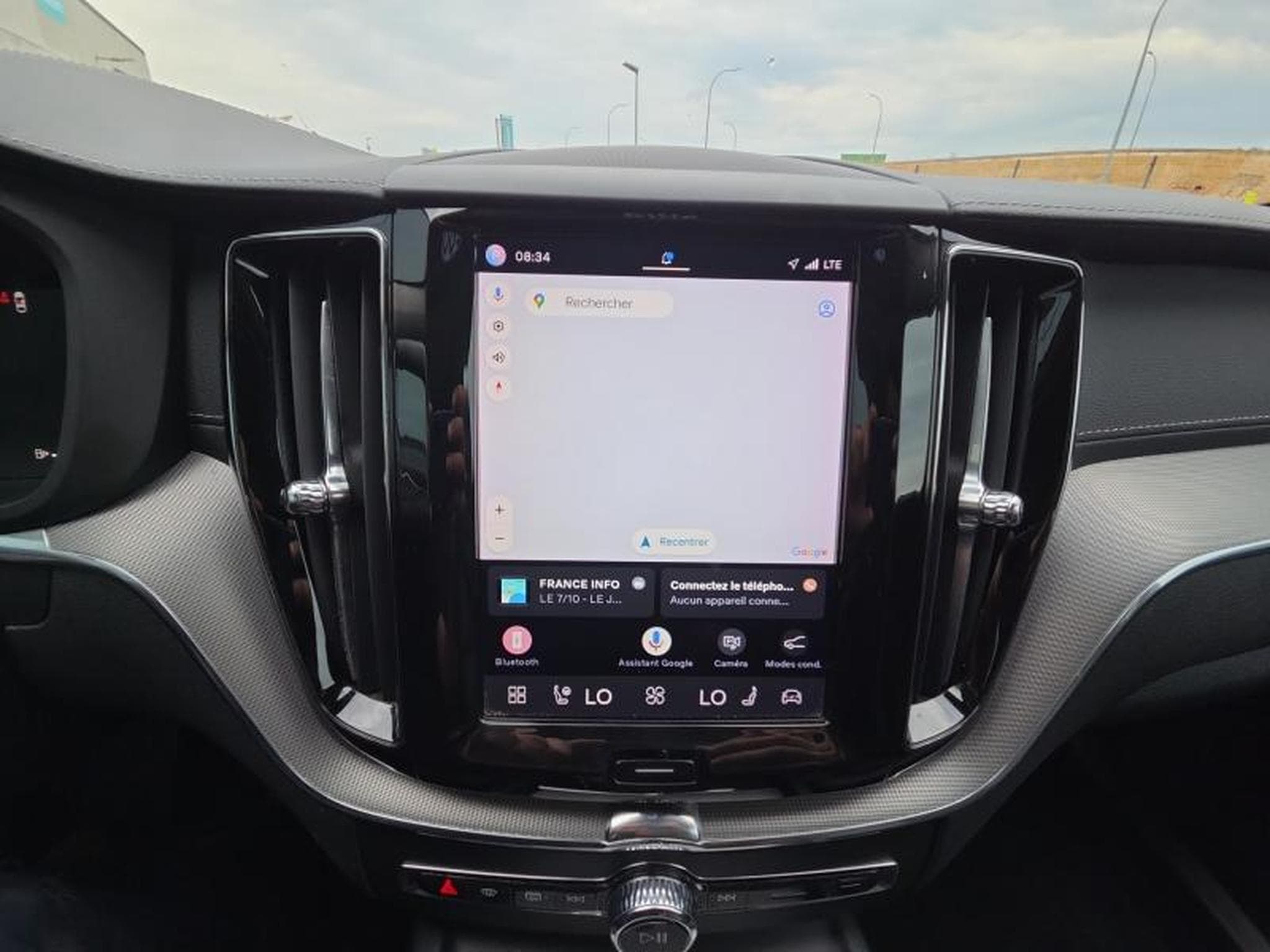 Volvo XC60 B4 Inscription / Essence (2022) - Photo 16