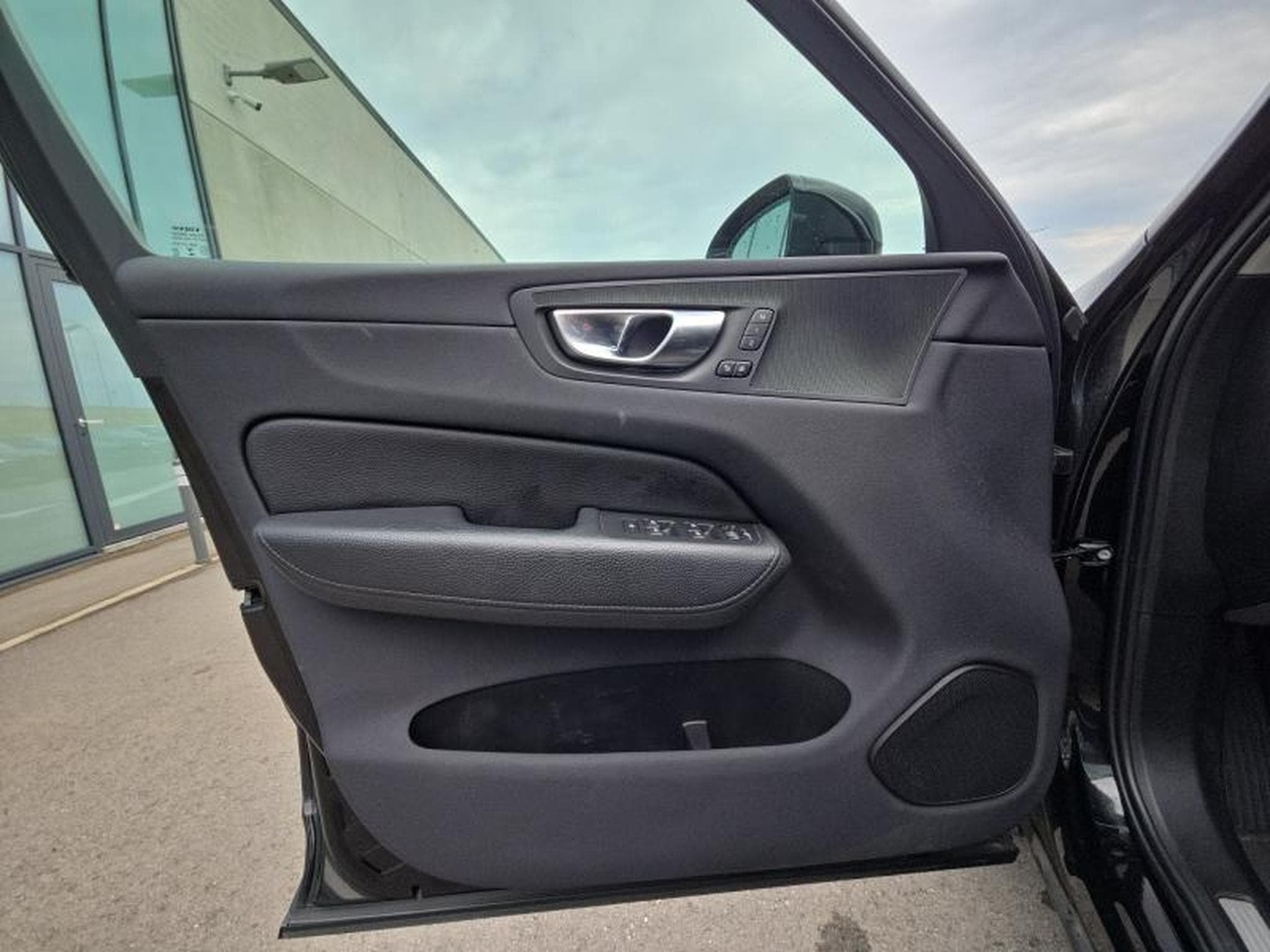 Volvo XC60 B4 Inscription / Essence (2022) - Photo 20