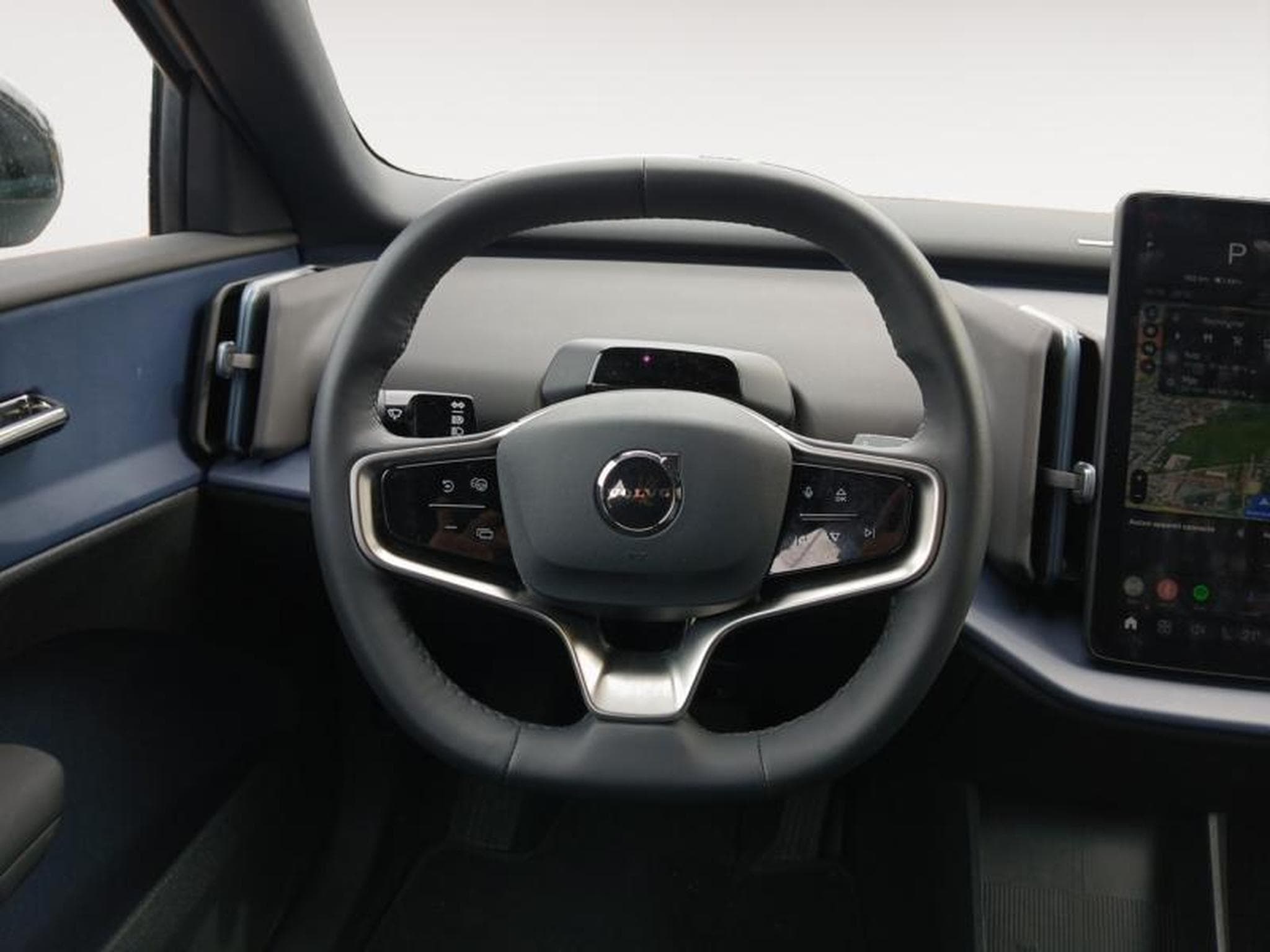 Volvo EX30 Plus (2025) - Photo 12