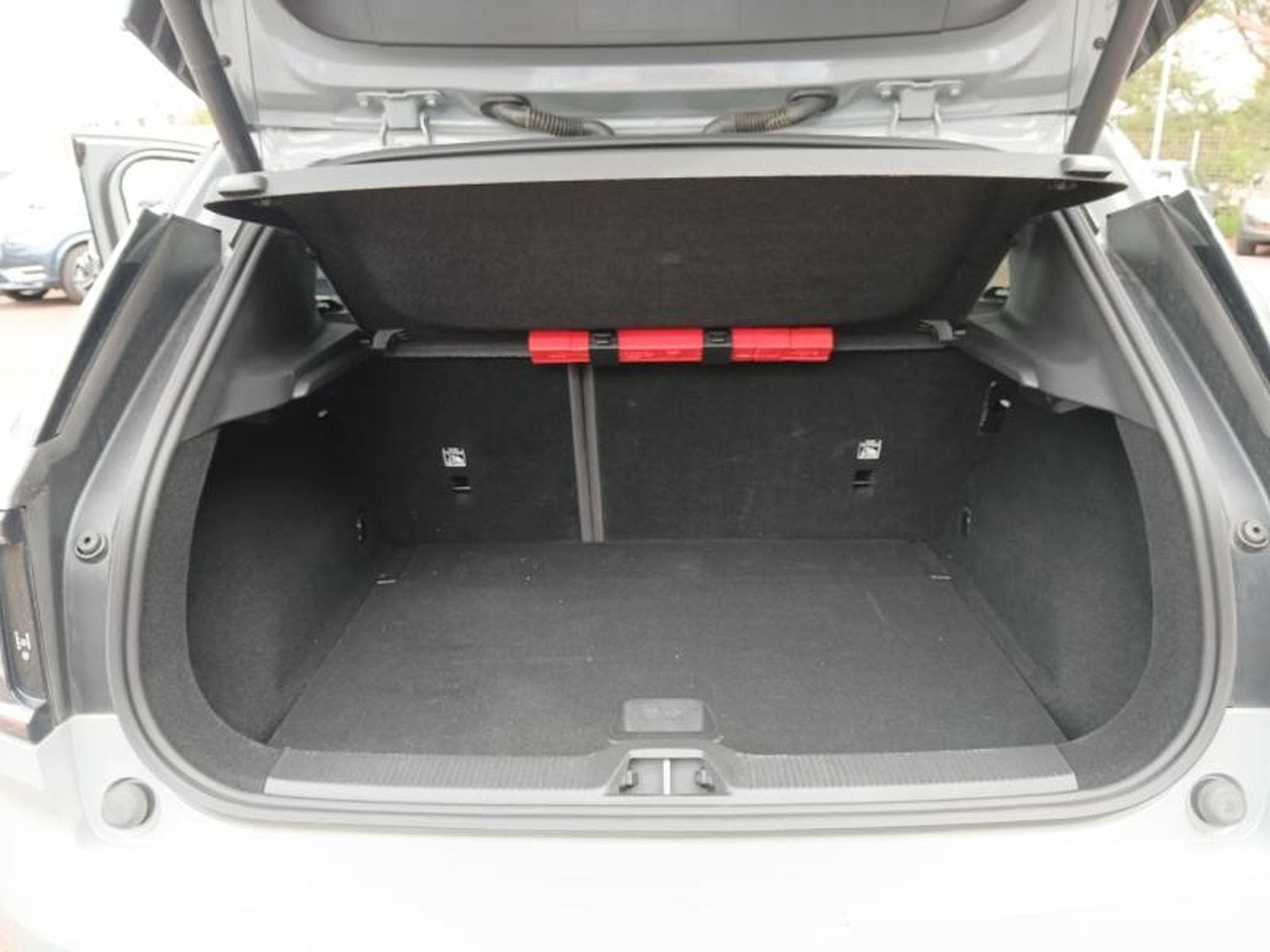 Volvo EX30 Plus (2025) - Photo 19