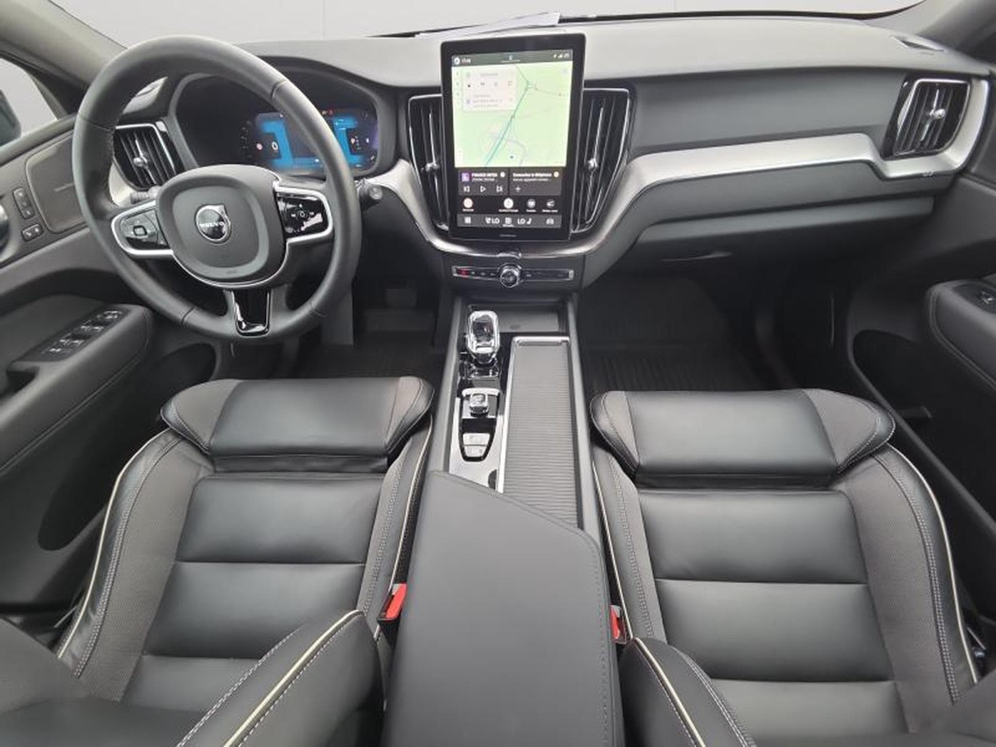 Volvo XC60 FACELIFT B5 AWD Black Edition Plus / Essence (2025) - Photo 3