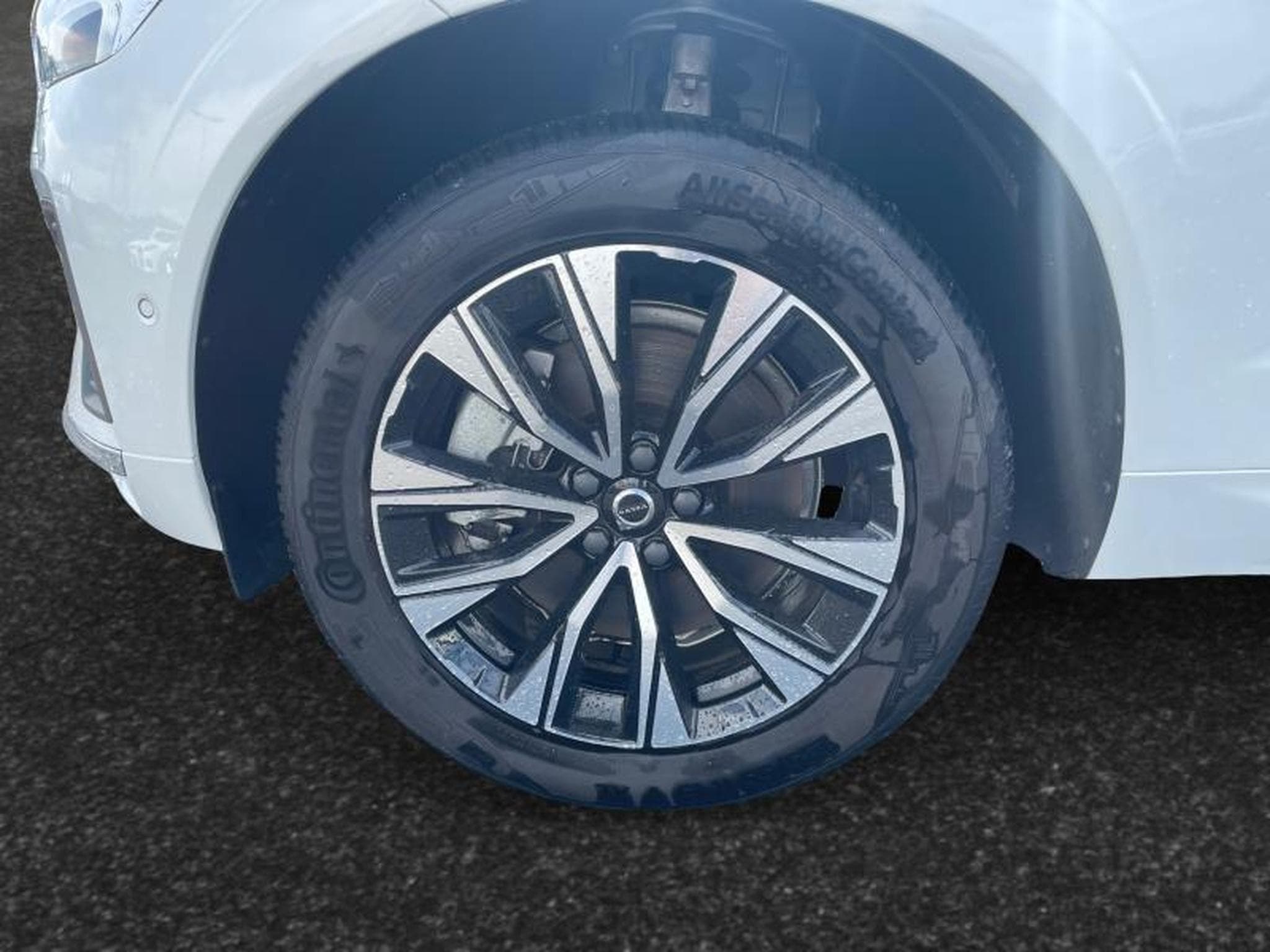 Volvo XC60 B4 Plus Bright / Essence (2023) - Photo 13