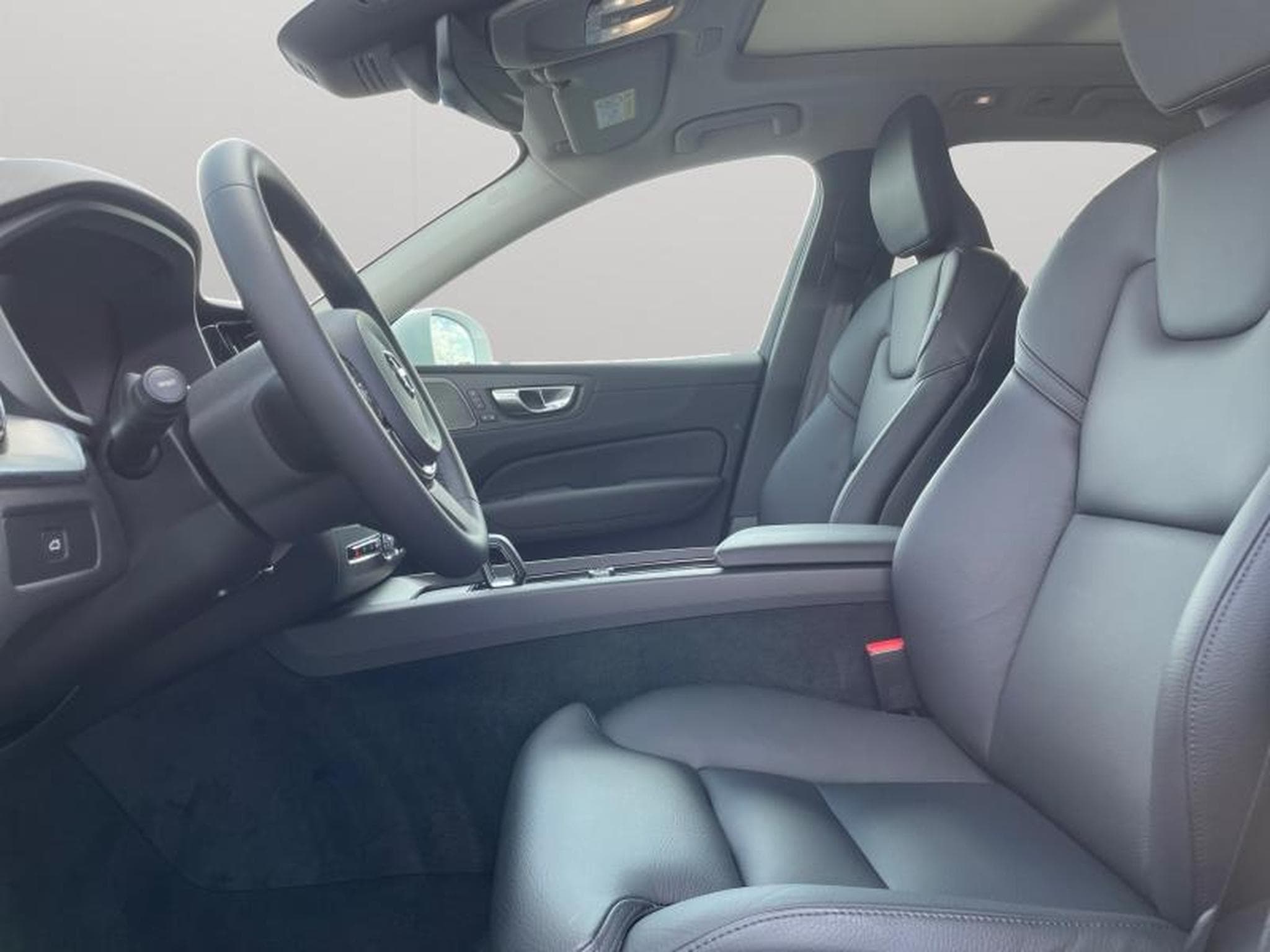 Volvo XC60 B4 Plus Bright / Essence (2023) - Photo 16