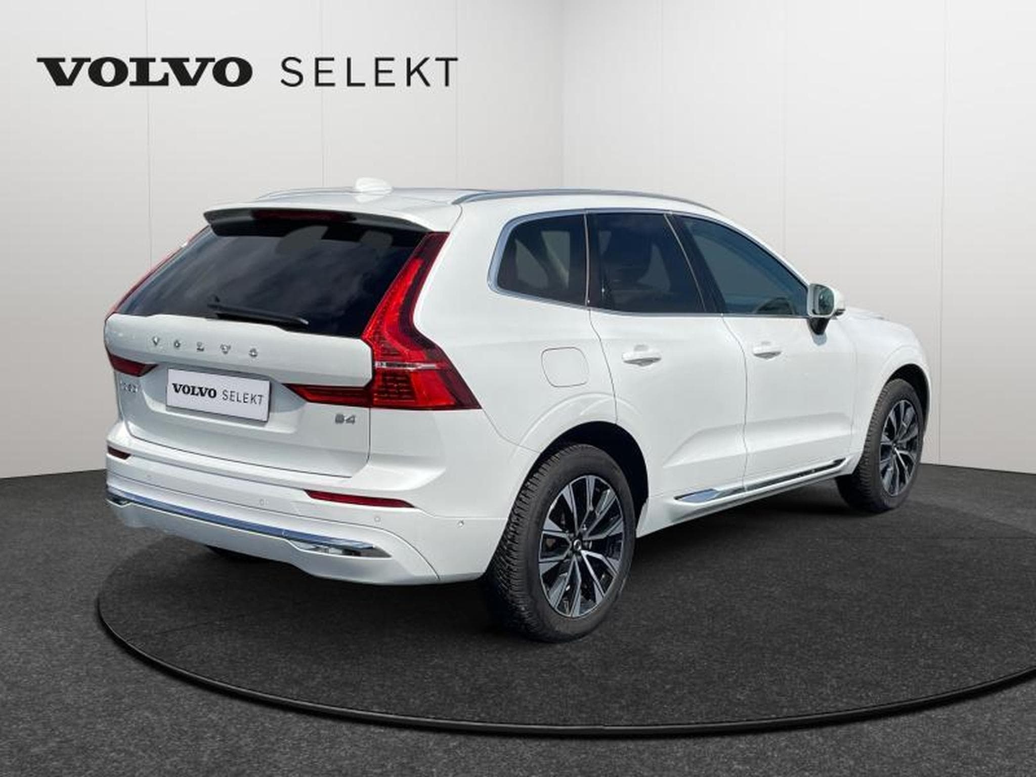 Volvo XC60 B4 Plus Bright / Essence (2023) - Photo 2