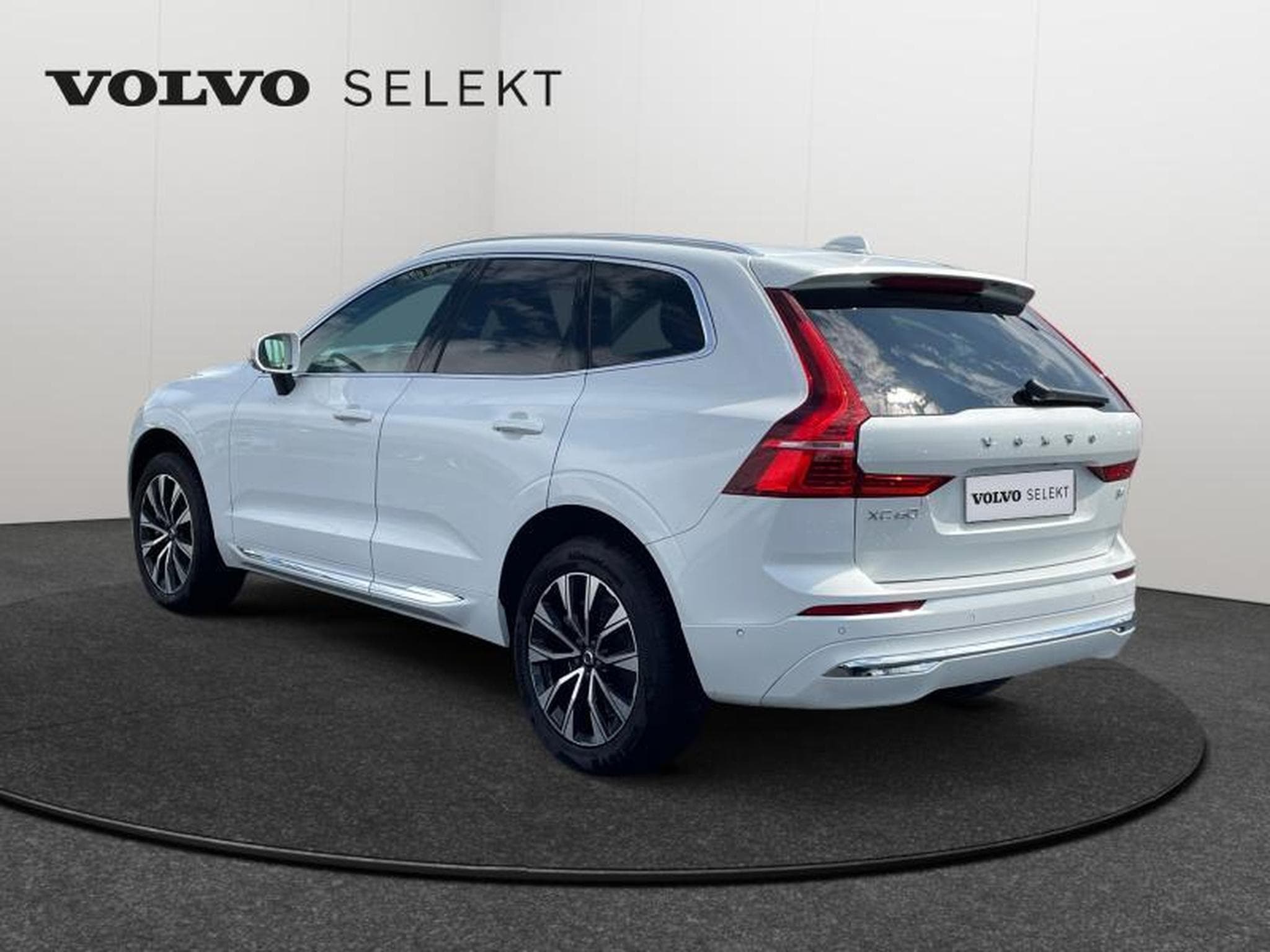 Volvo XC60 B4 Plus Bright / Essence (2023) - Photo 5