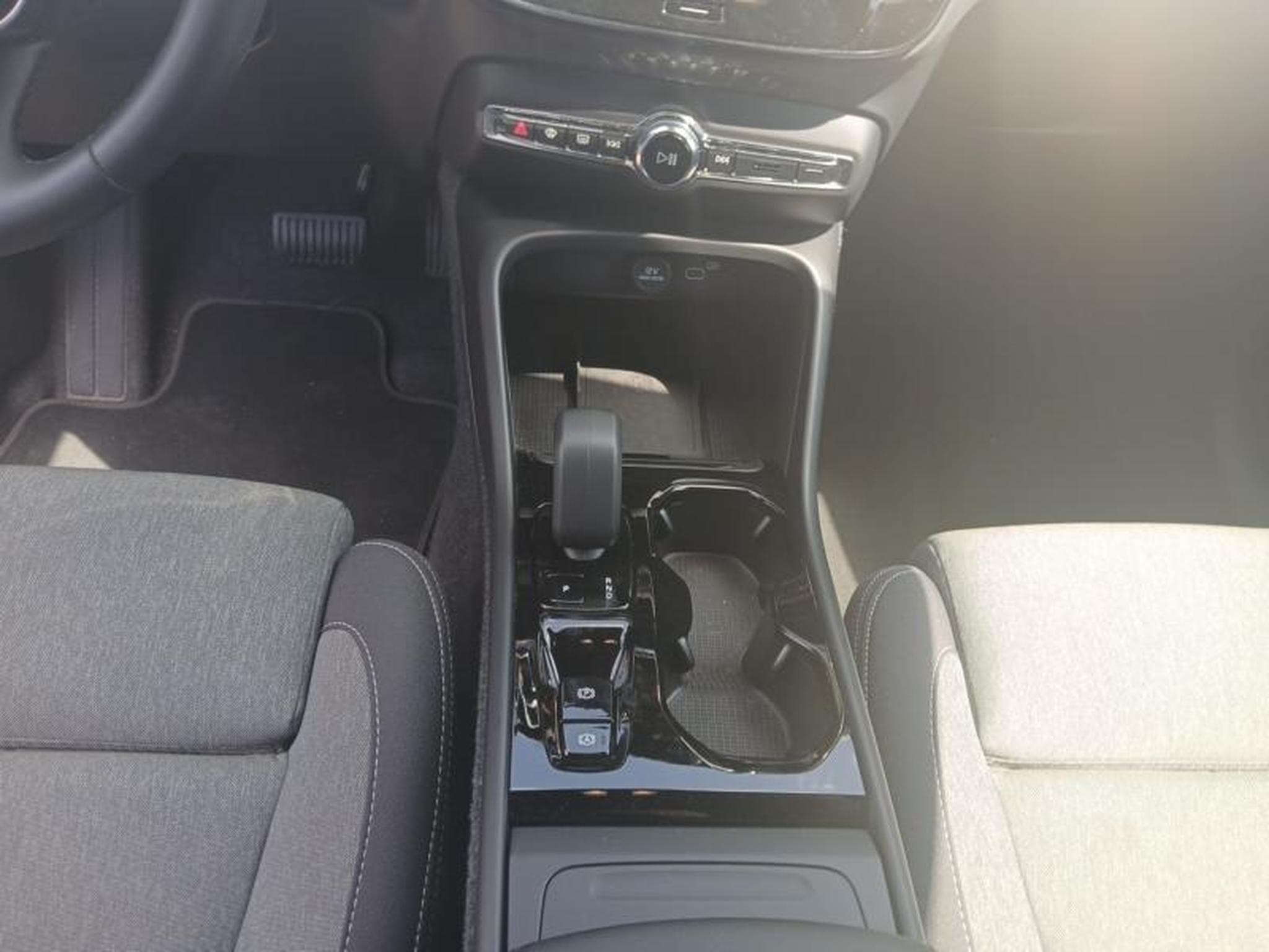 Volvo XC40 Black Edition Plus (2025) - Photo 11