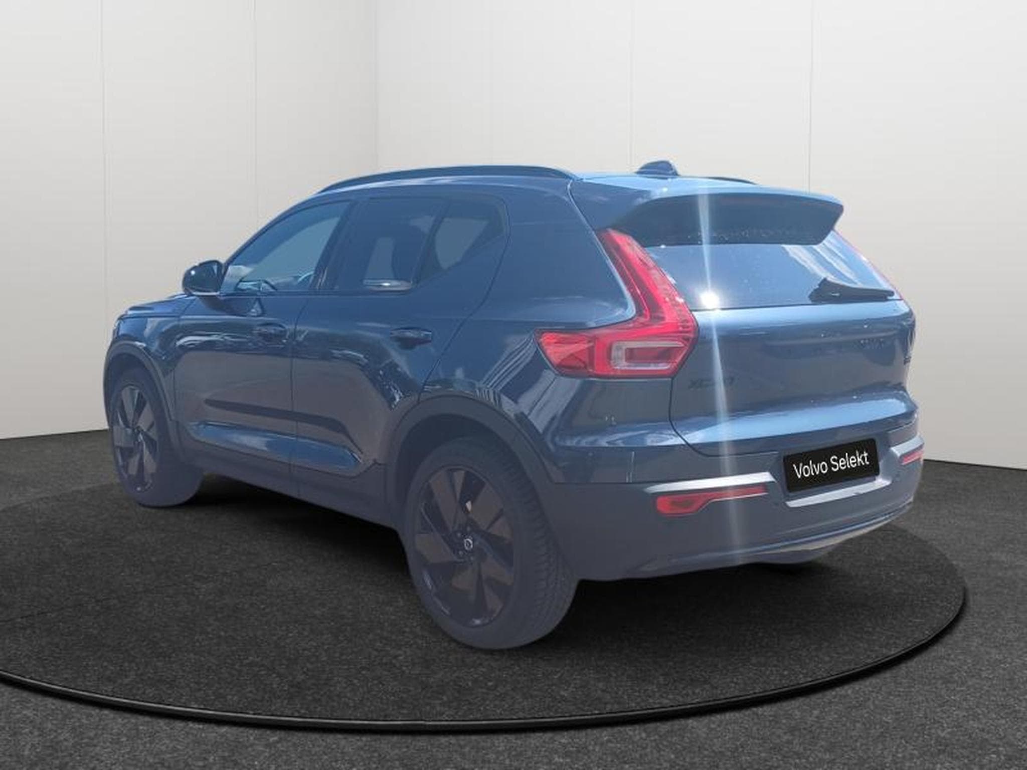 Volvo XC40 Black Edition Plus (2025) - Photo 23