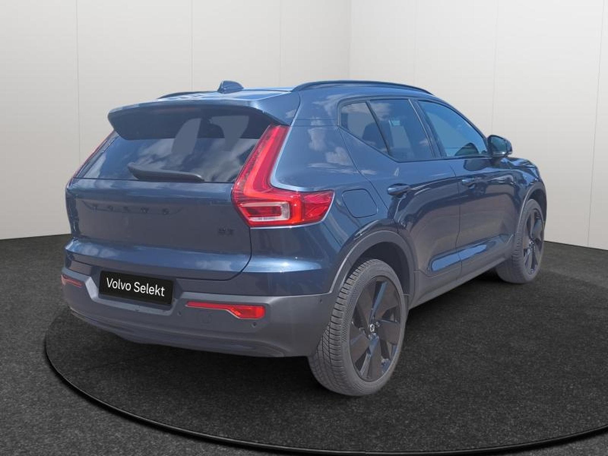 Volvo XC40 Black Edition Plus (2025) - Photo 25