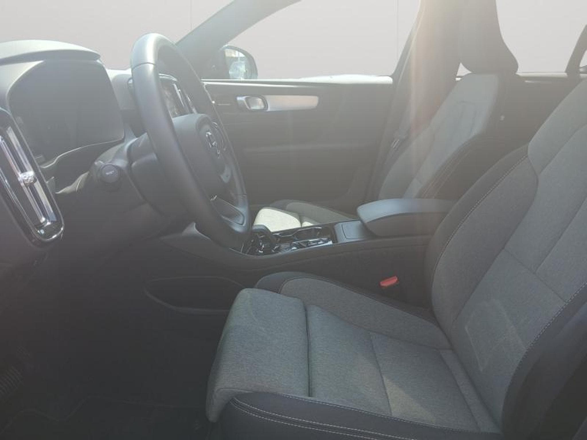 Volvo XC40 Black Edition Plus (2025) - Photo 29
