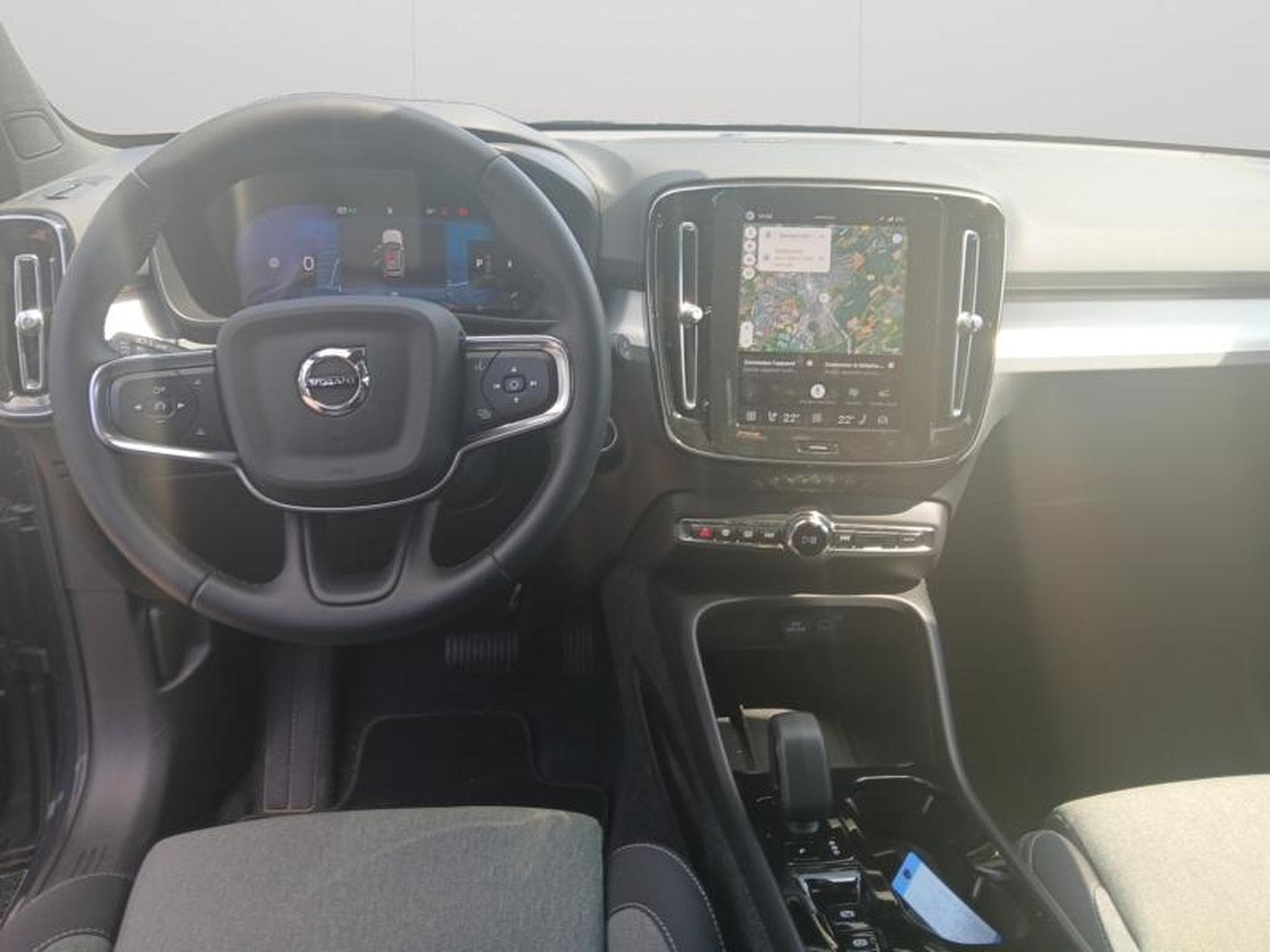 Volvo XC40 Black Edition Plus (2025) - Photo 3