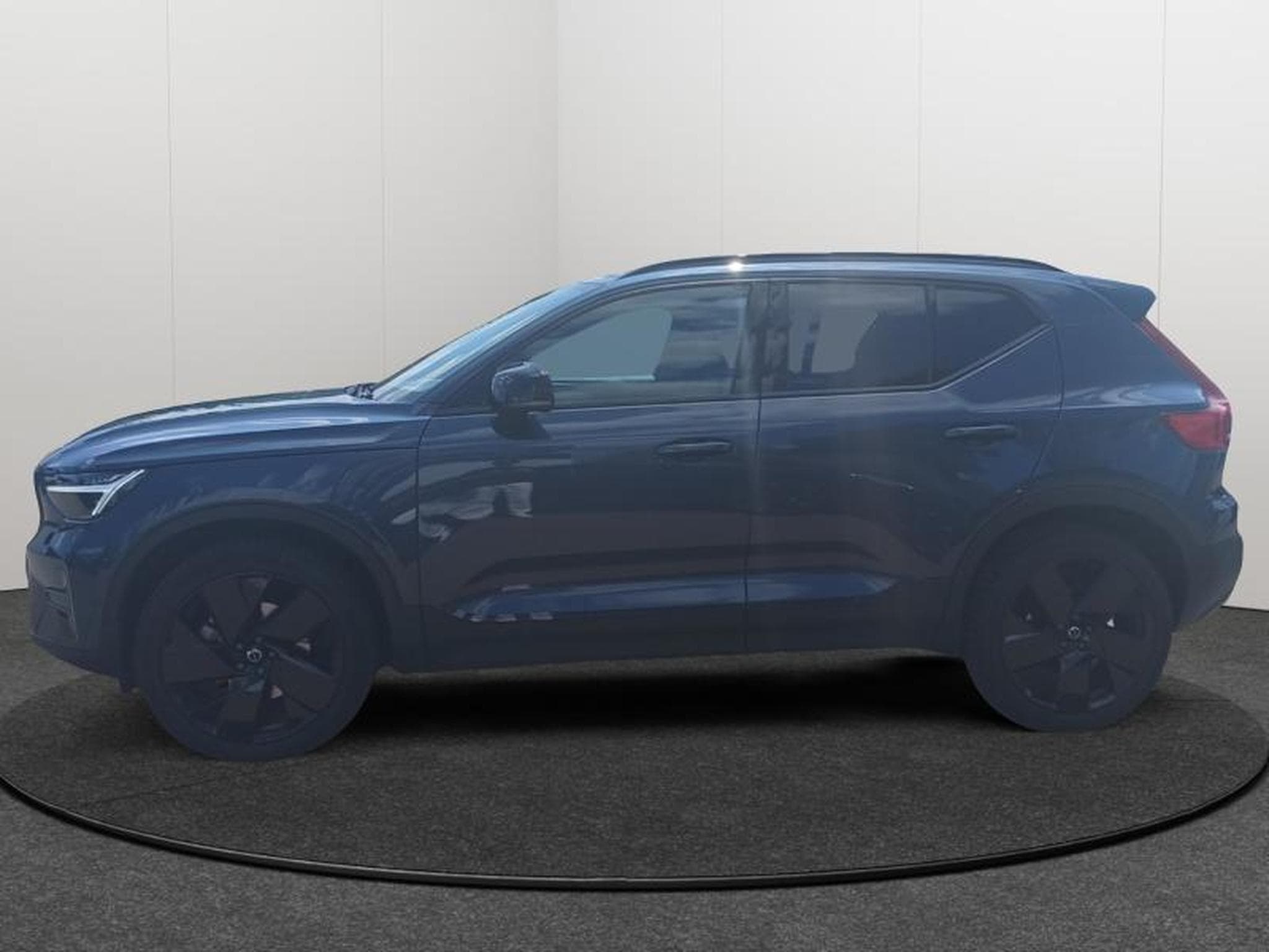 Volvo XC40 Black Edition Plus (2025) - Photo 4