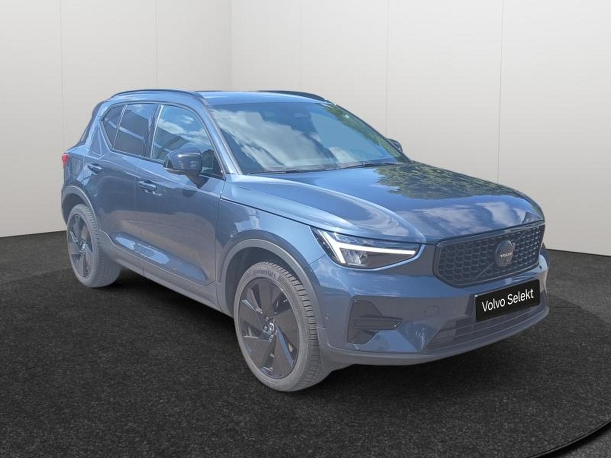 Volvo XC40 Black Edition Plus (2025) - Photo 8
