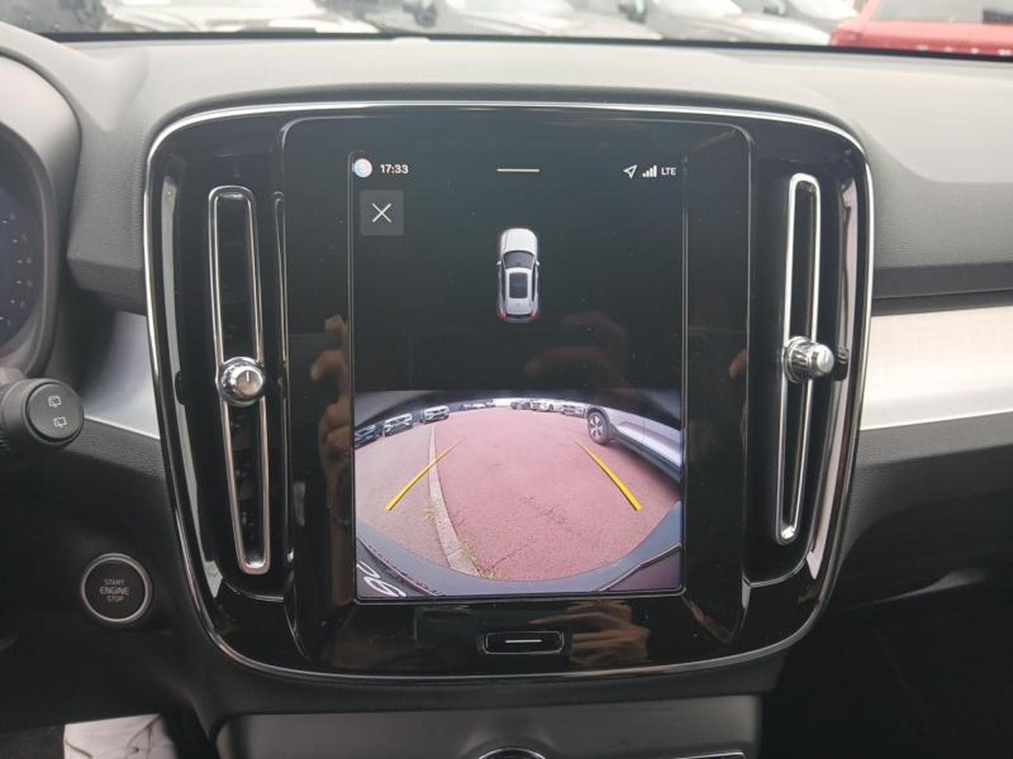 Volvo XC40 B3 Core Mild Hibryd (2025) - Foto 17