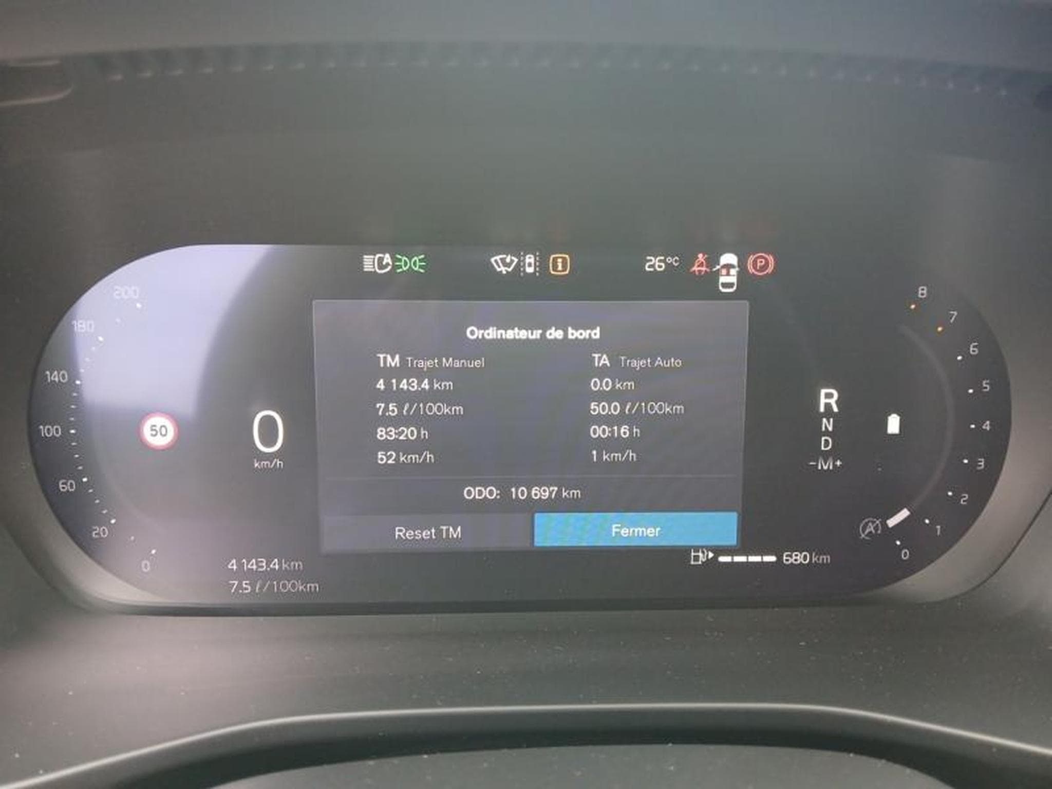 Volvo XC40 B3 Core Mild Hibryd (2025) - Foto 18