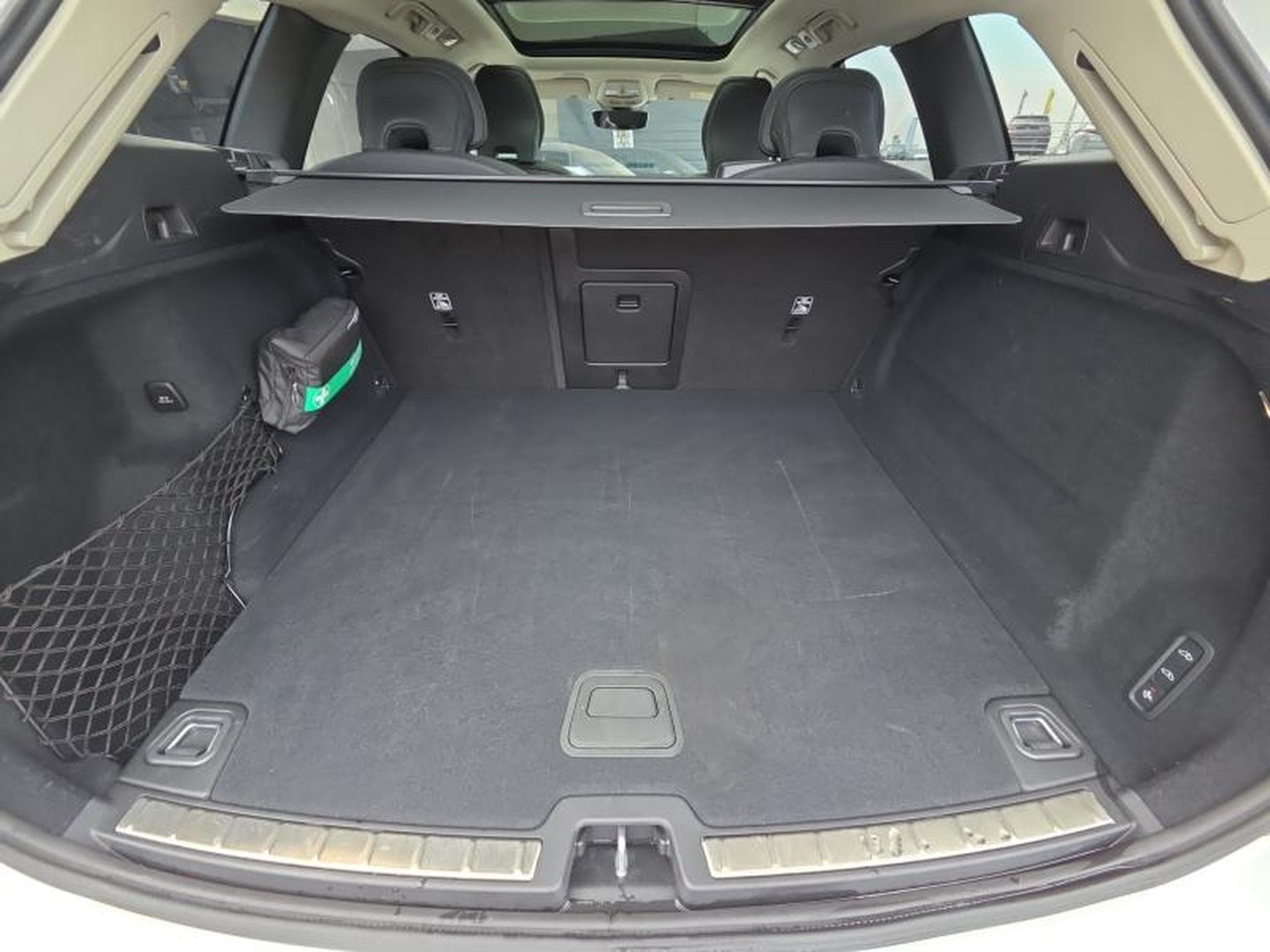 Volvo XC60 B5 AWD Ultra Dark / Essence (2025) - Photo 19