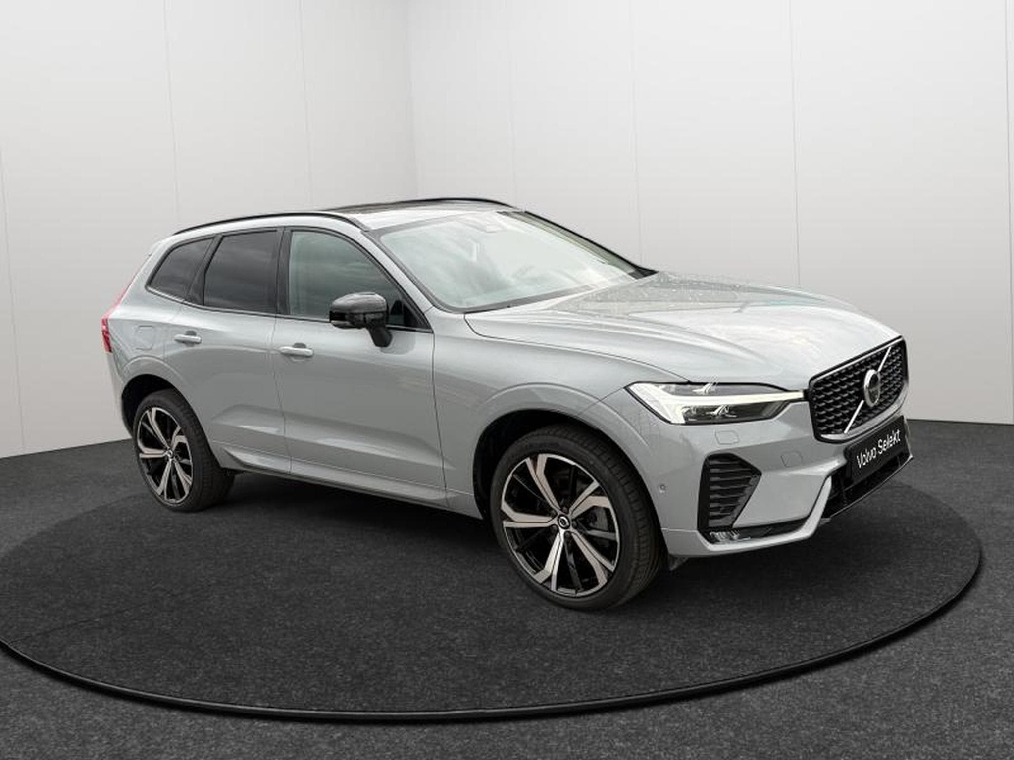 Volvo XC60 B5 AWD Ultra Dark / Essence (2025) - Photo 8
