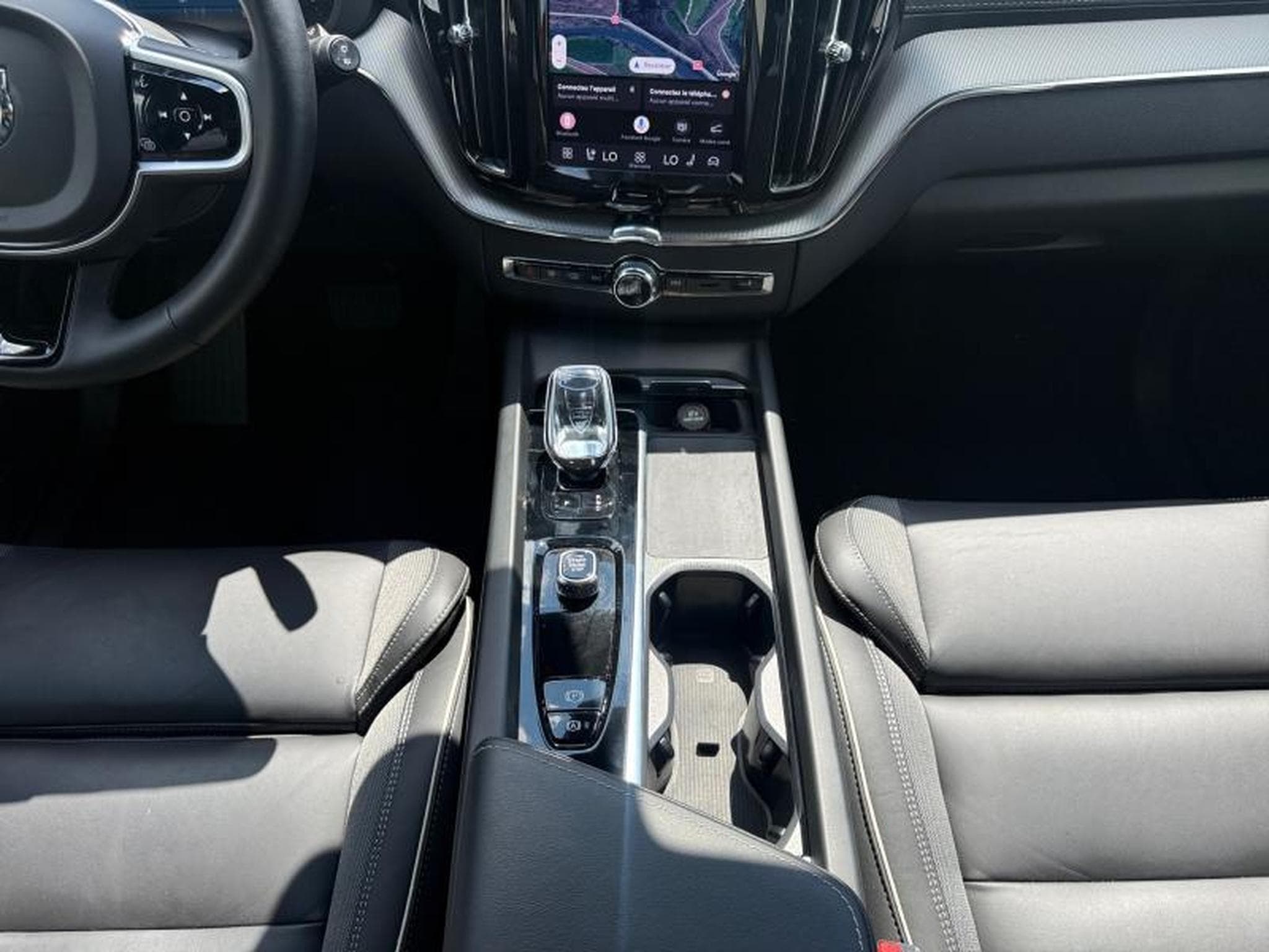 Volvo XC60 B5 AWD Ultra Dark / Essence (2025) - Photo 11