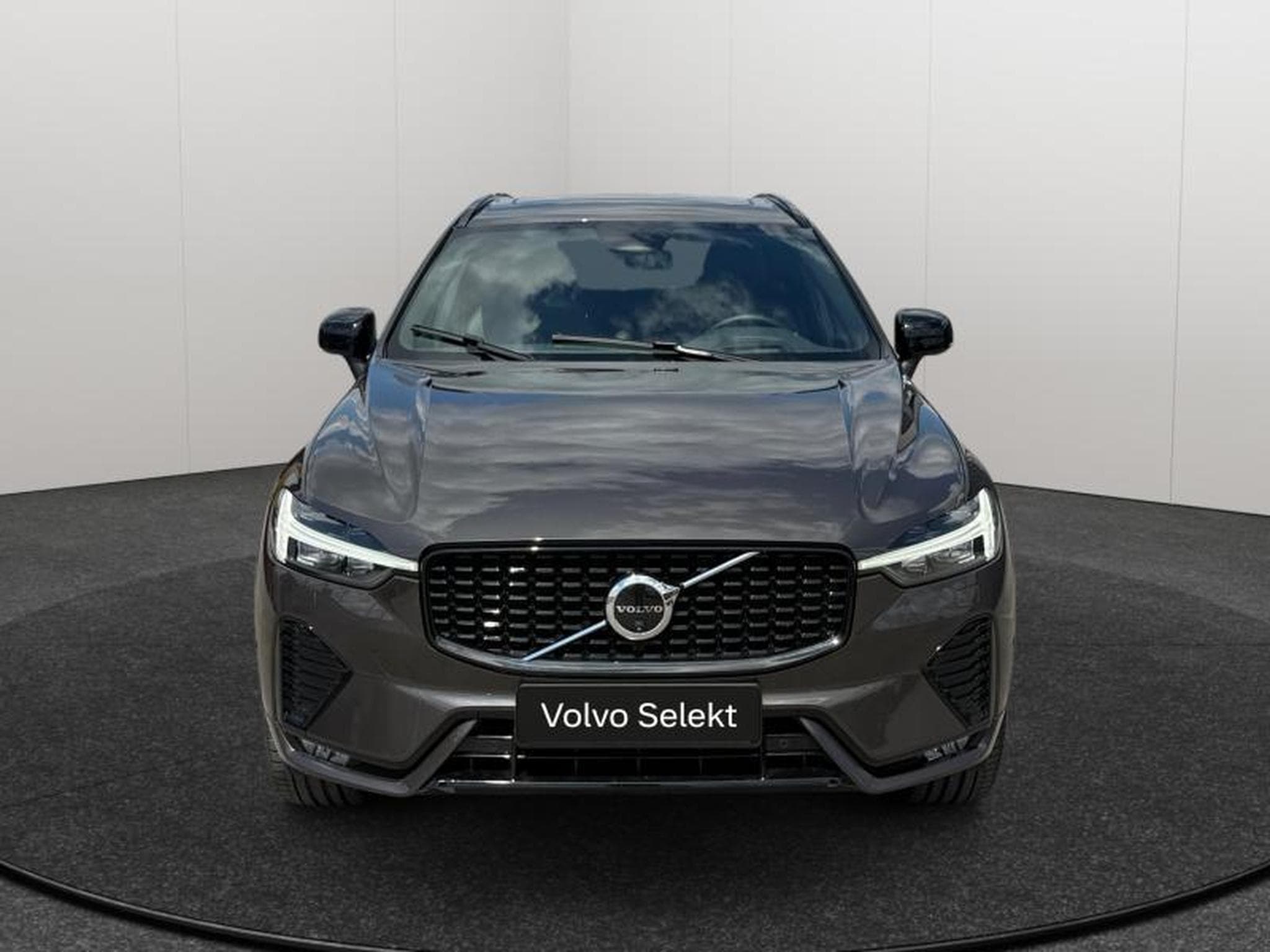 Volvo XC60 B5 AWD Ultra Dark / Essence (2025) - Photo 9